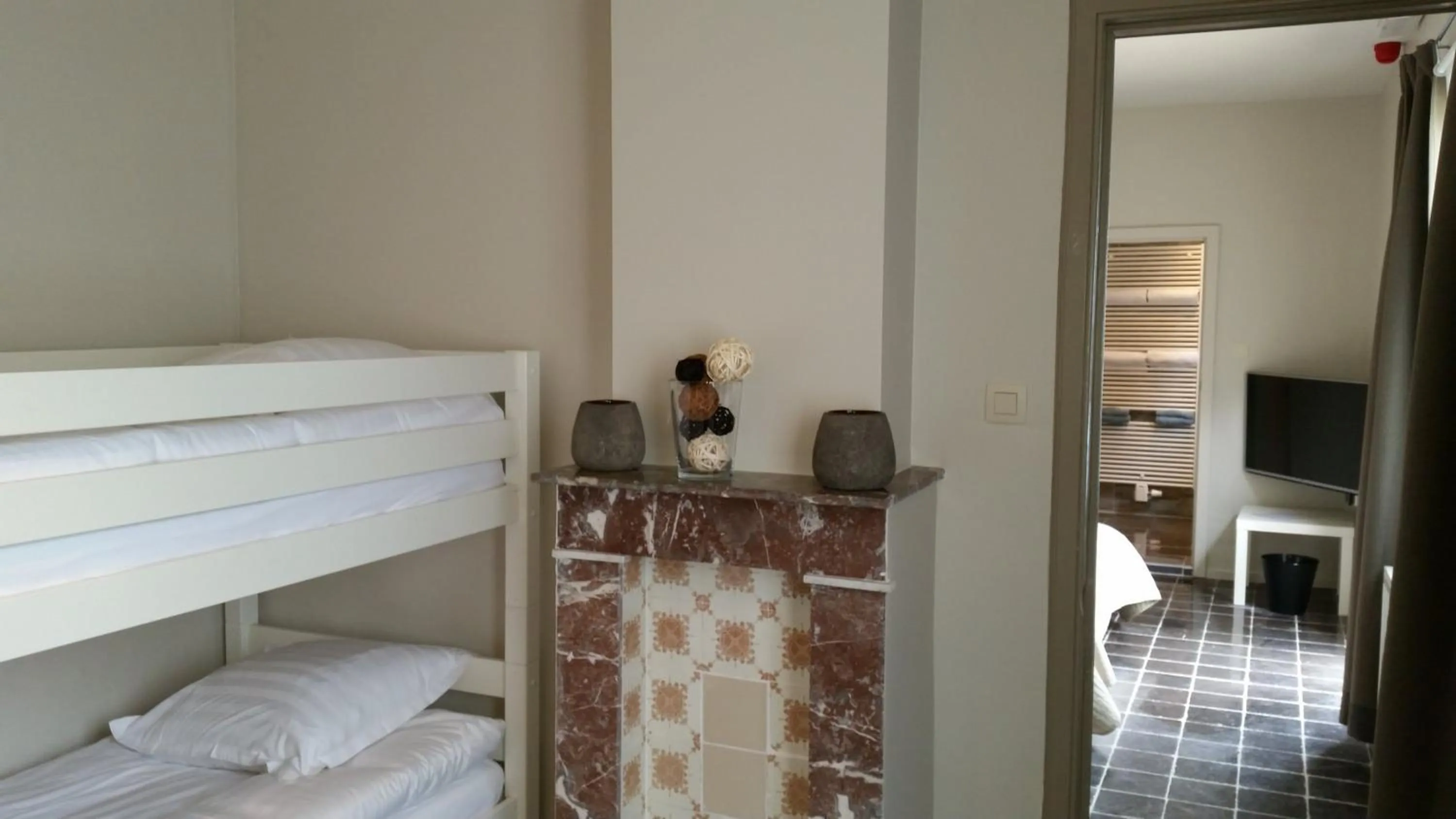 bunk bed, Bed in B&B Charles Cabour