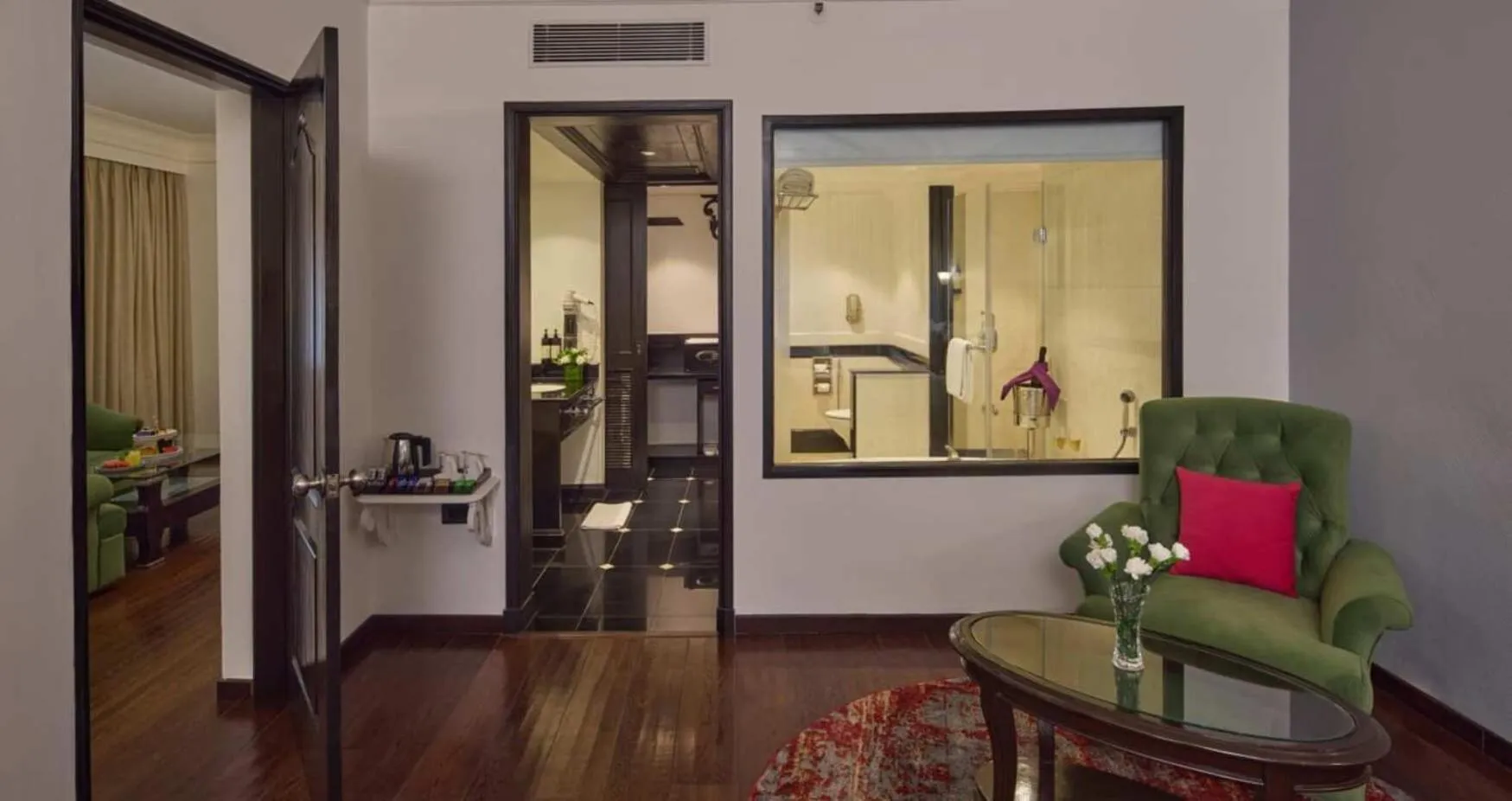 Living room in Hotel Royal Orchid Bangalore