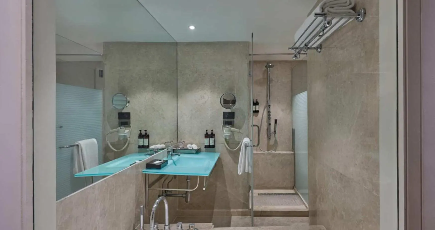 Bathroom in Hotel Royal Orchid Bangalore