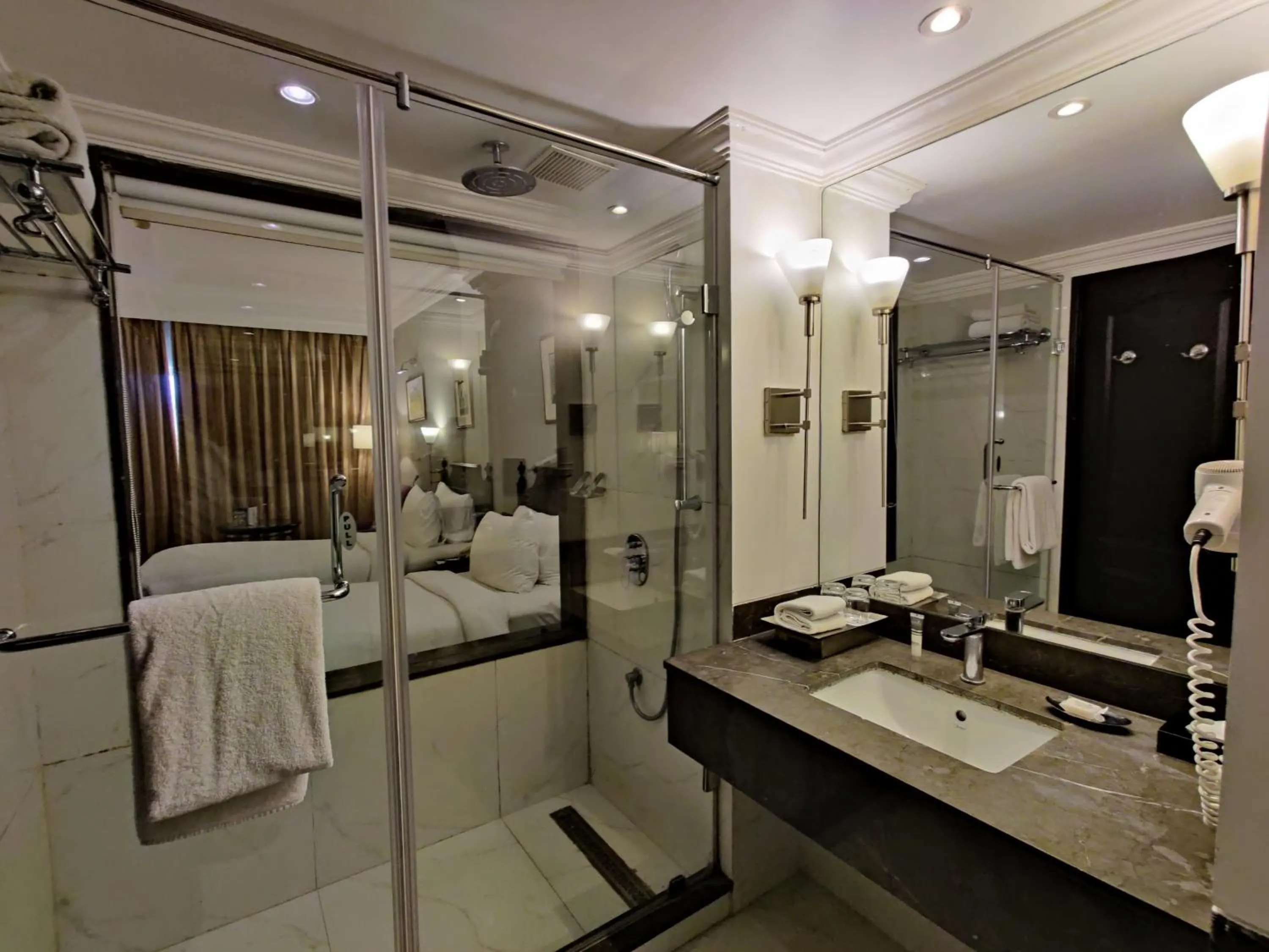 Bathroom in Hotel Royal Orchid Bangalore