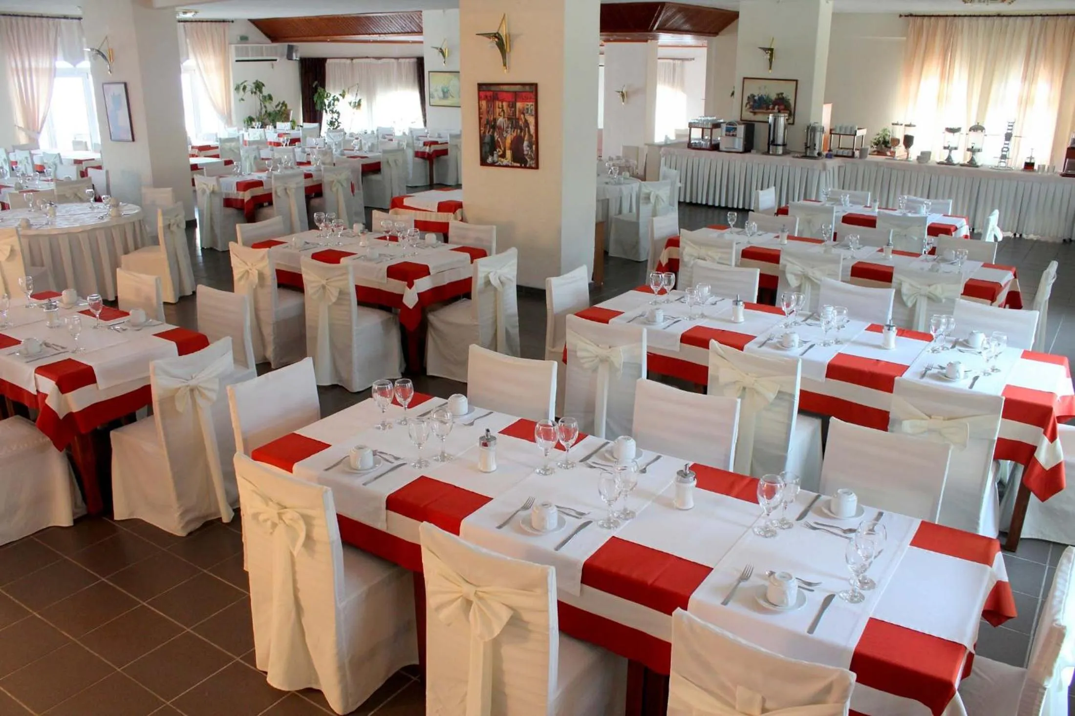 Restaurant/places to eat in Famissi Eden Hotel