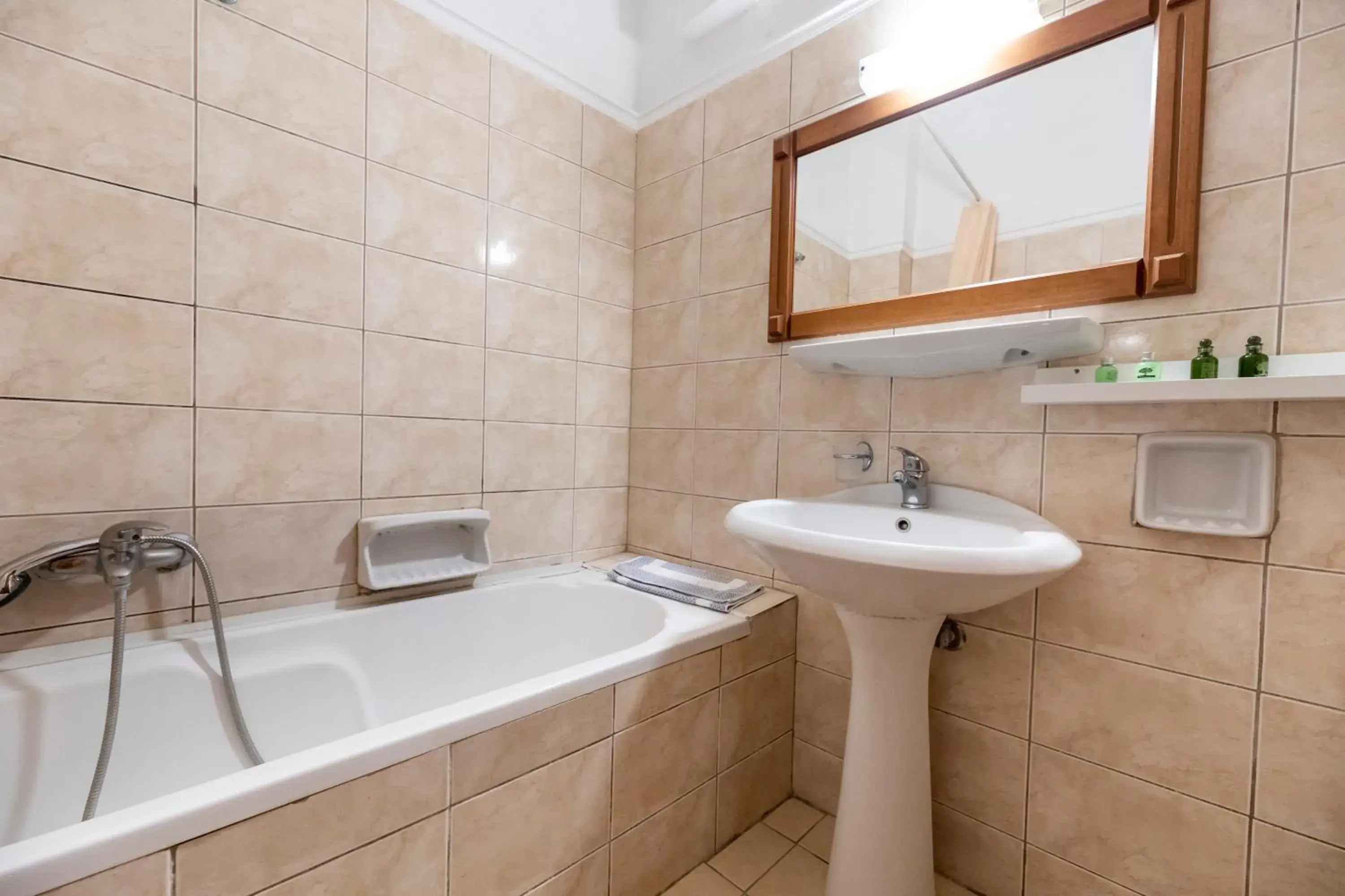 Quadruple Room in Famissi Eden Hotel Quadruple Room in Famissi Eden Hotel