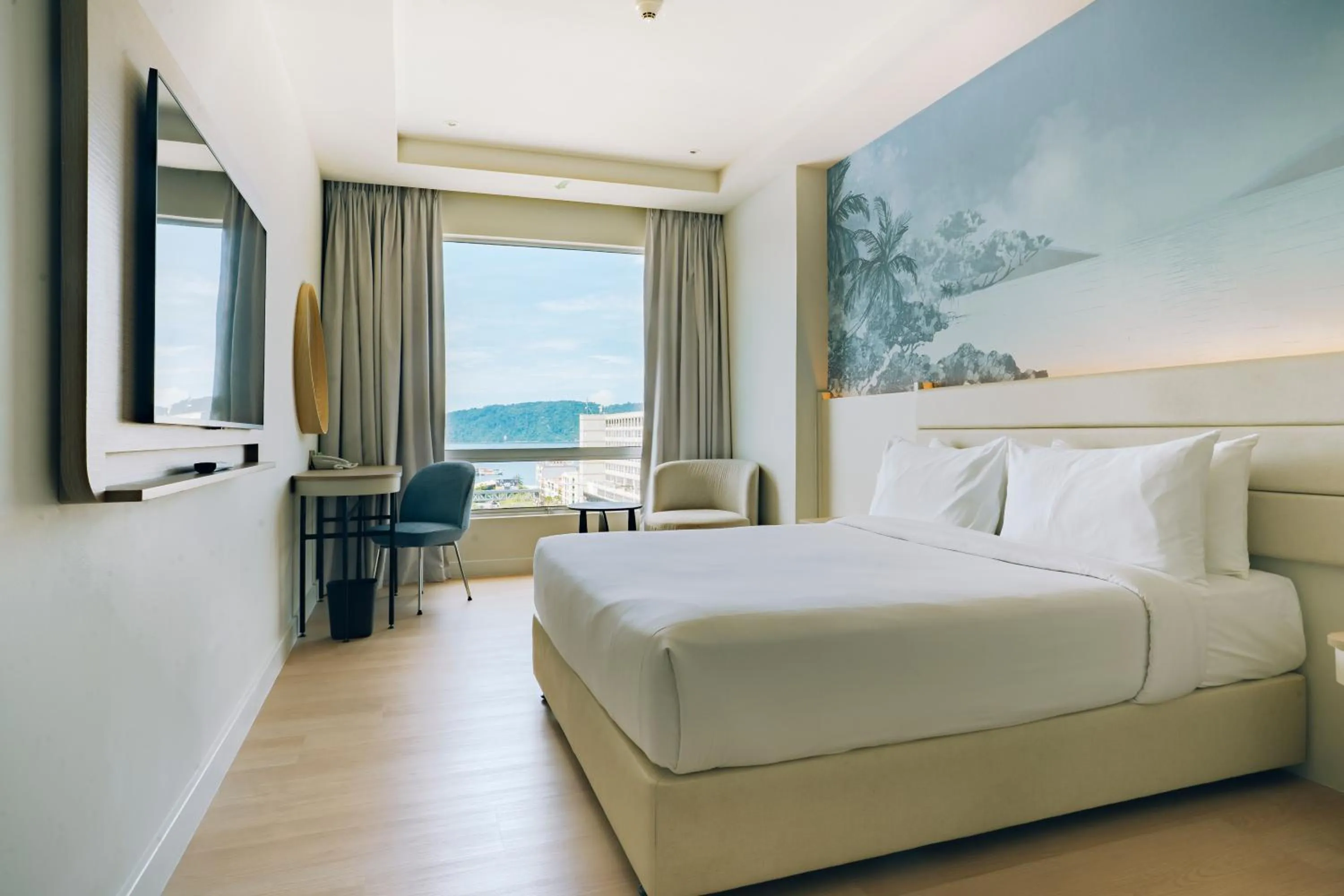 Bedroom, Bed in Cititel Express Kota Kinabalu