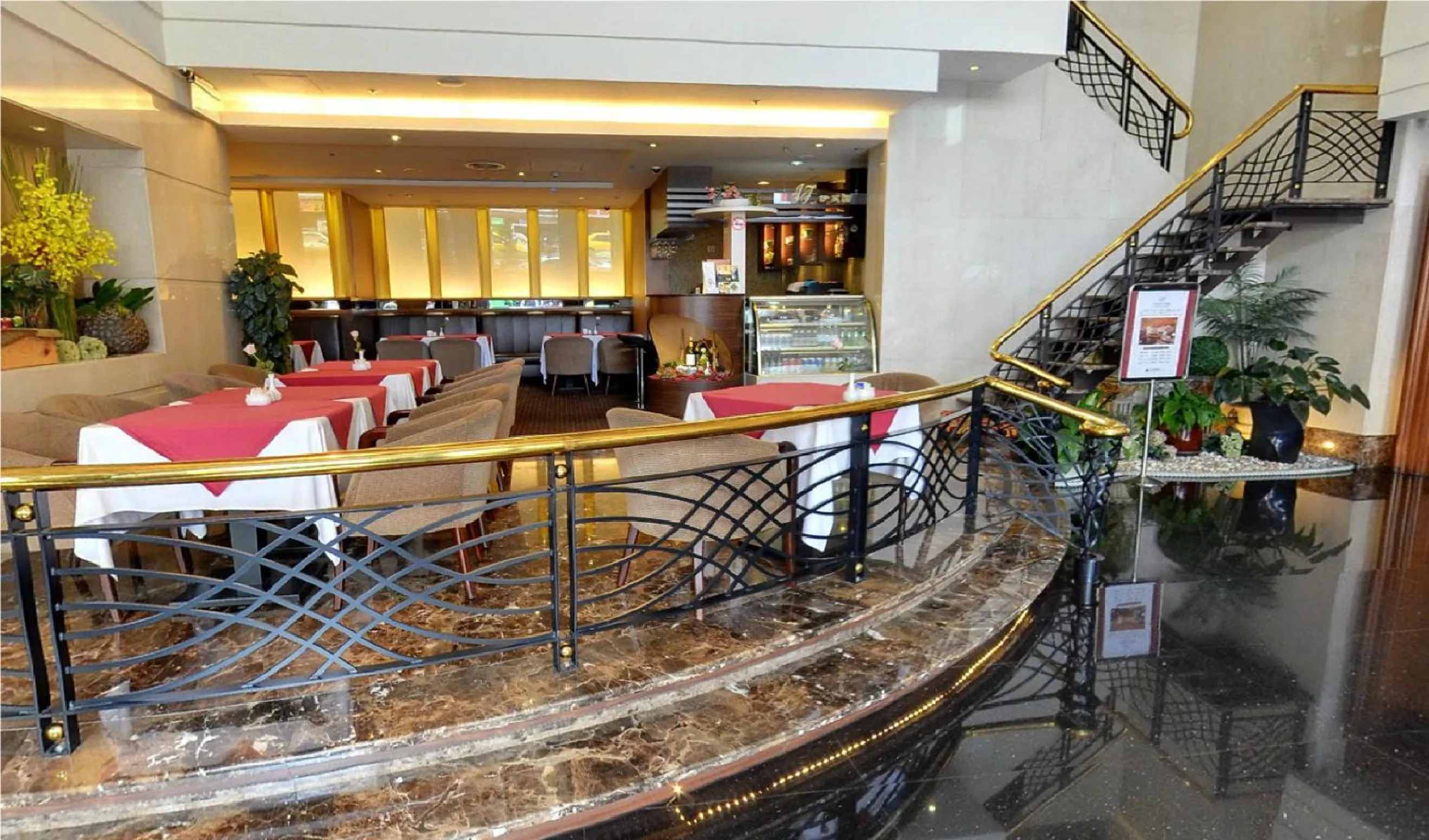 Restaurant/places to eat in Taipei International Hotel