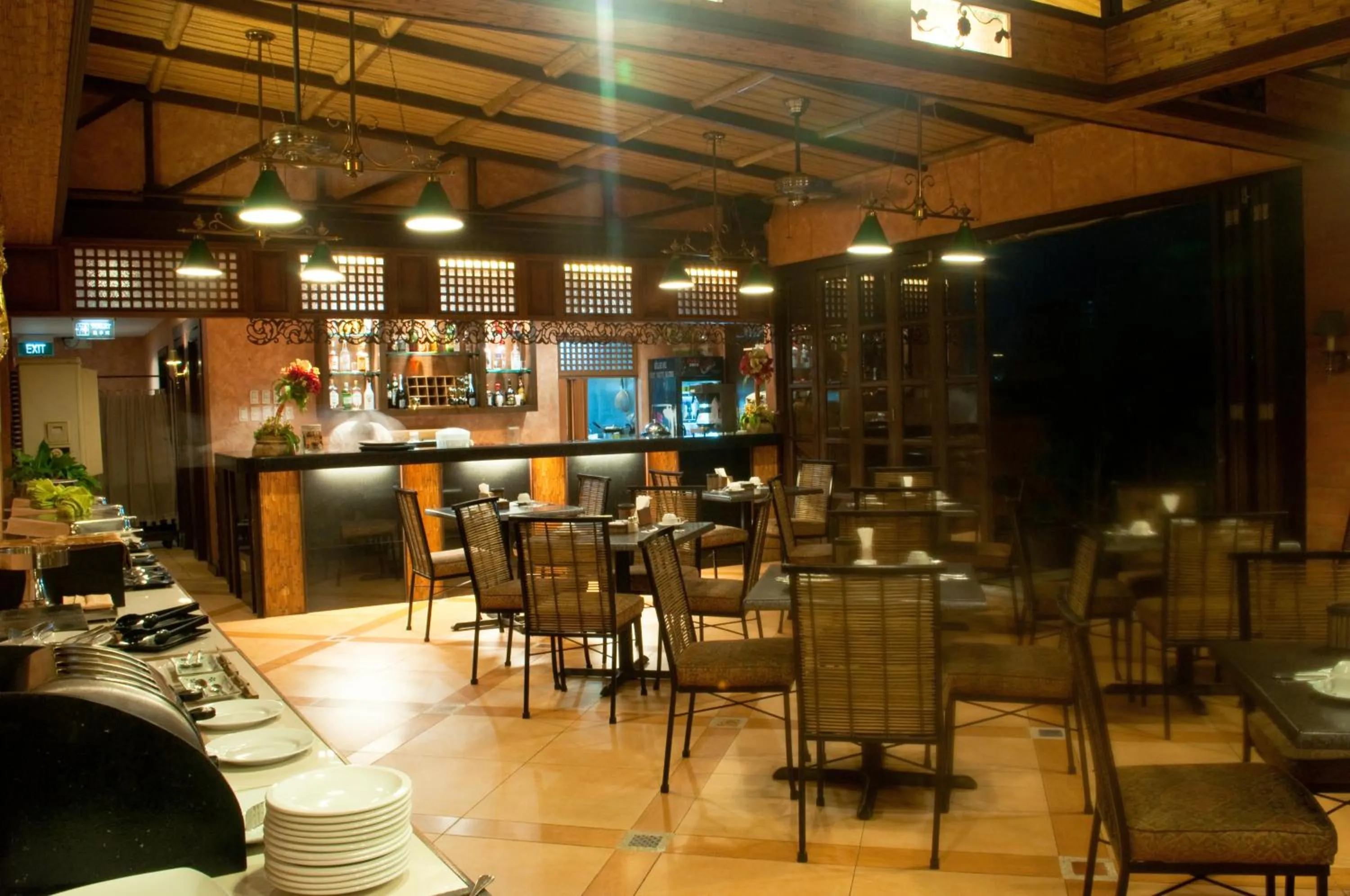 Restaurant/Places to Eat in Pearl Lane Hotel