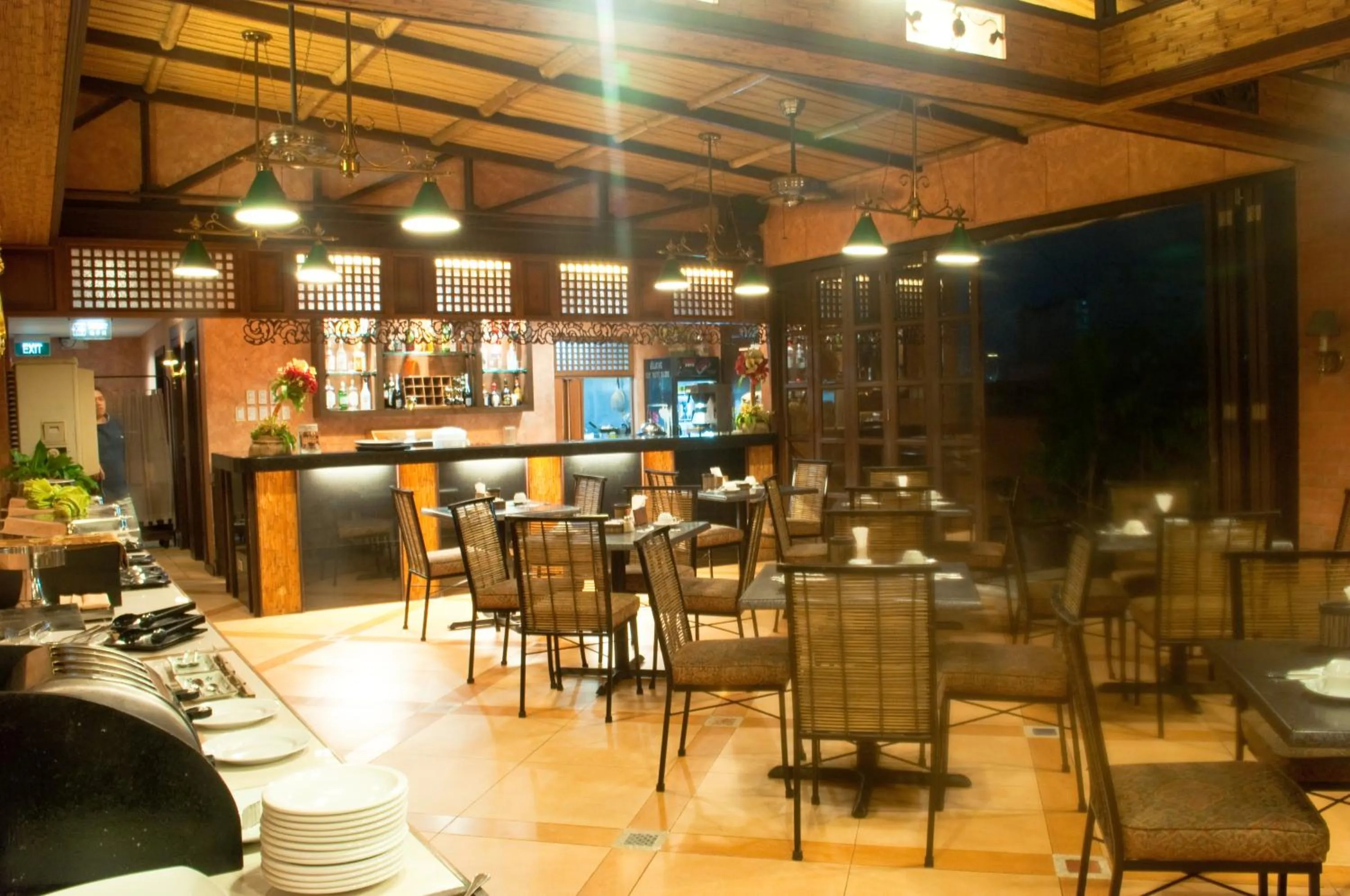 Restaurant/Places to Eat in Pearl Lane Hotel