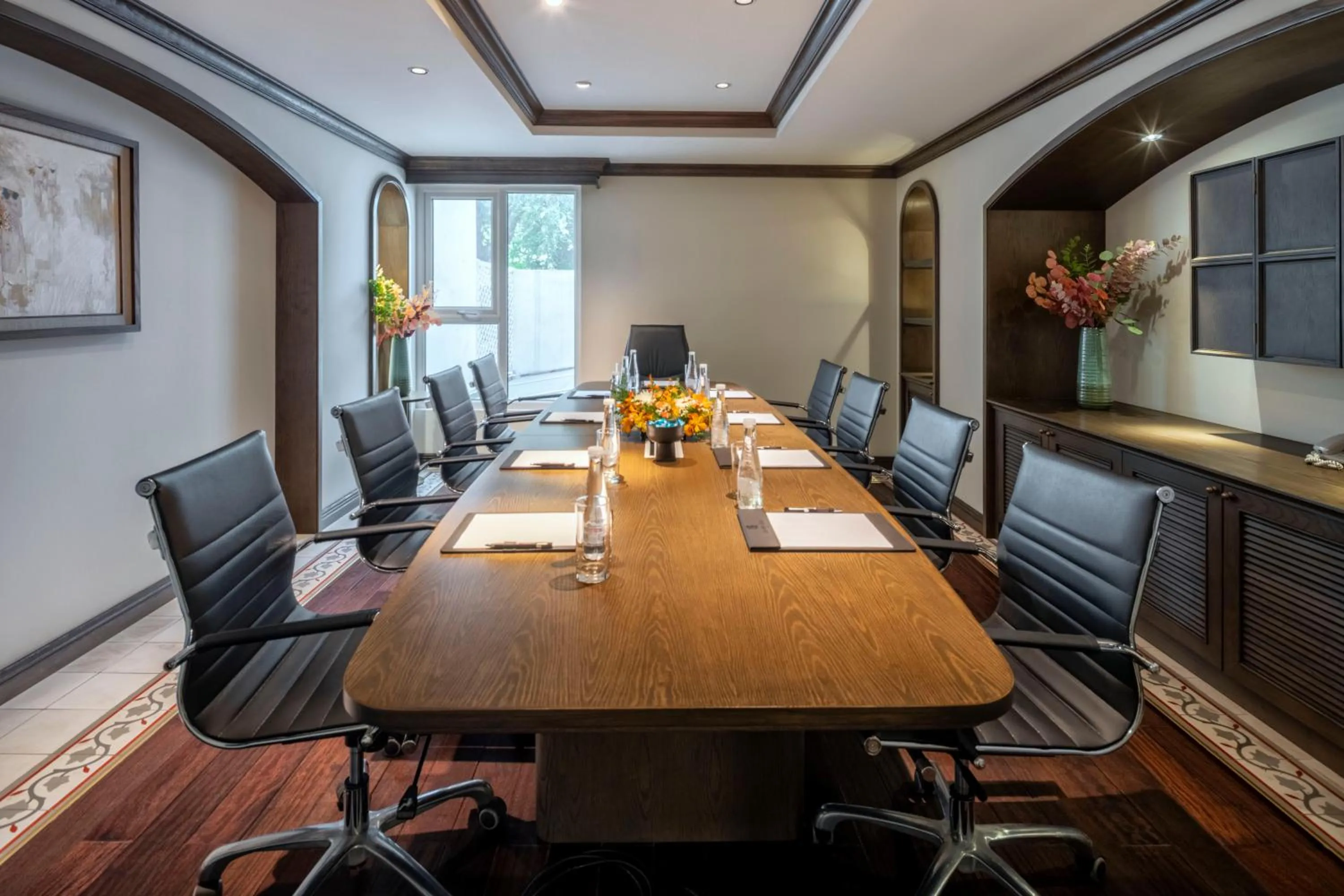 Meeting/conference room in De Syloia Hotel