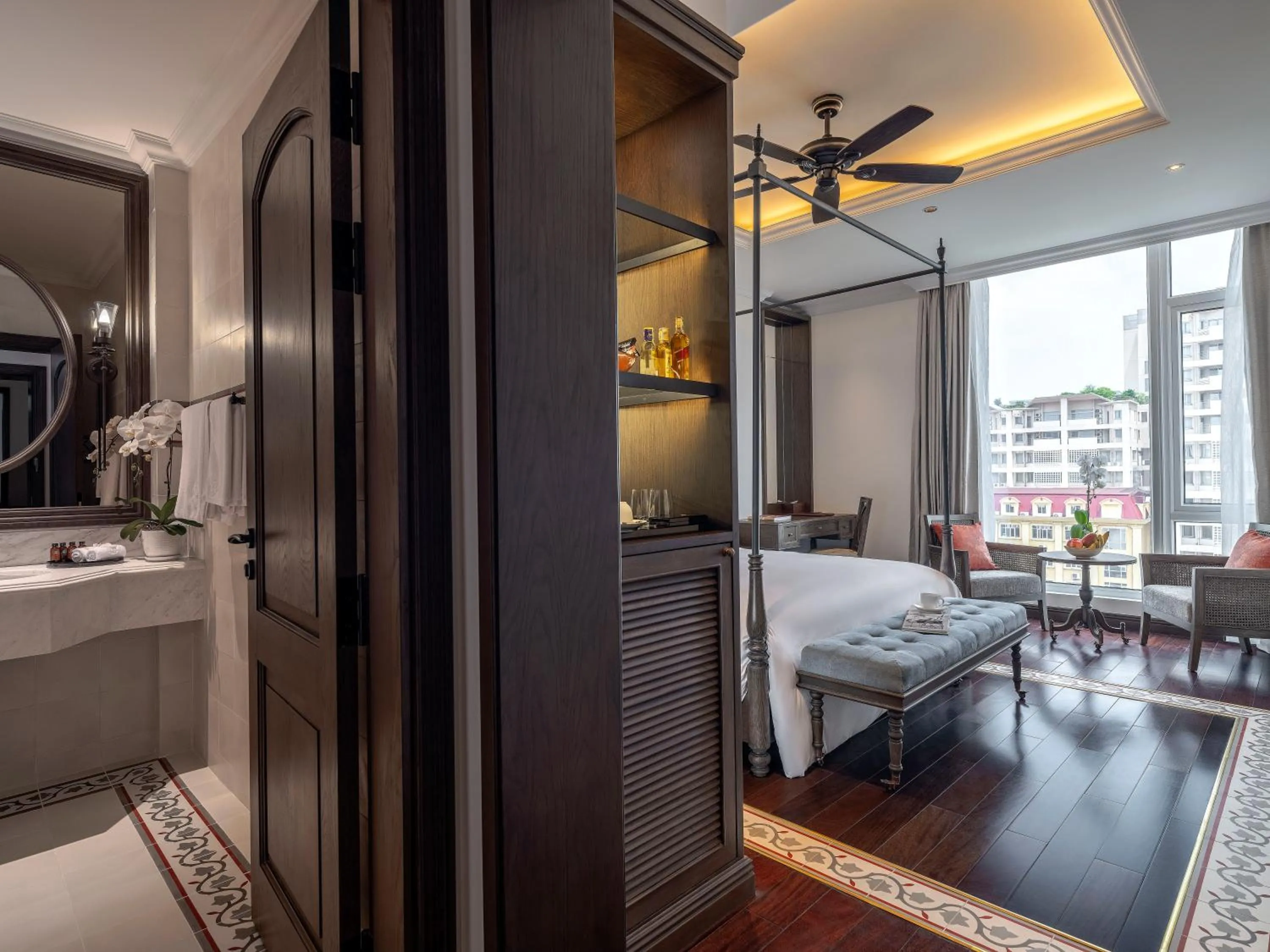 Photo of the whole room, Bed in De Syloia Hotel