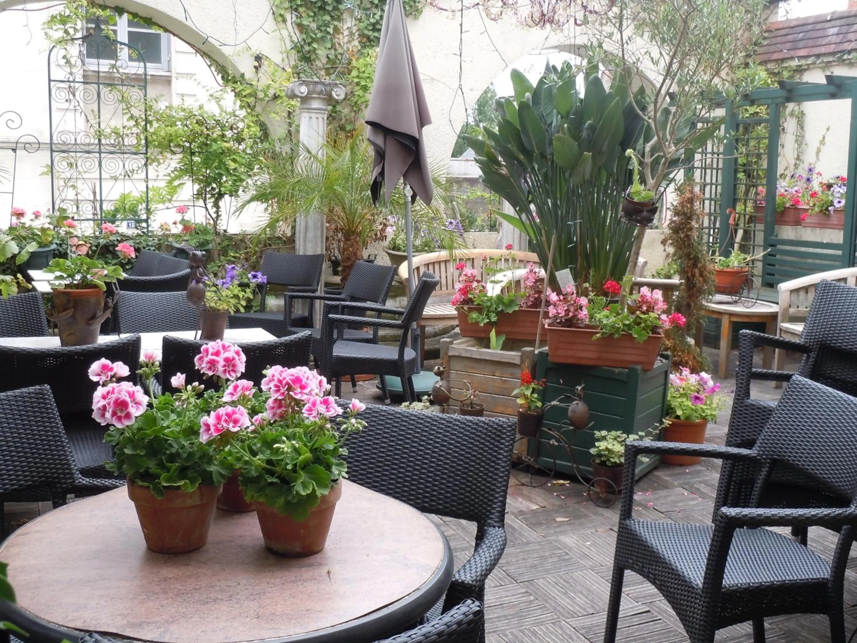 Patio in La Croix Blanche