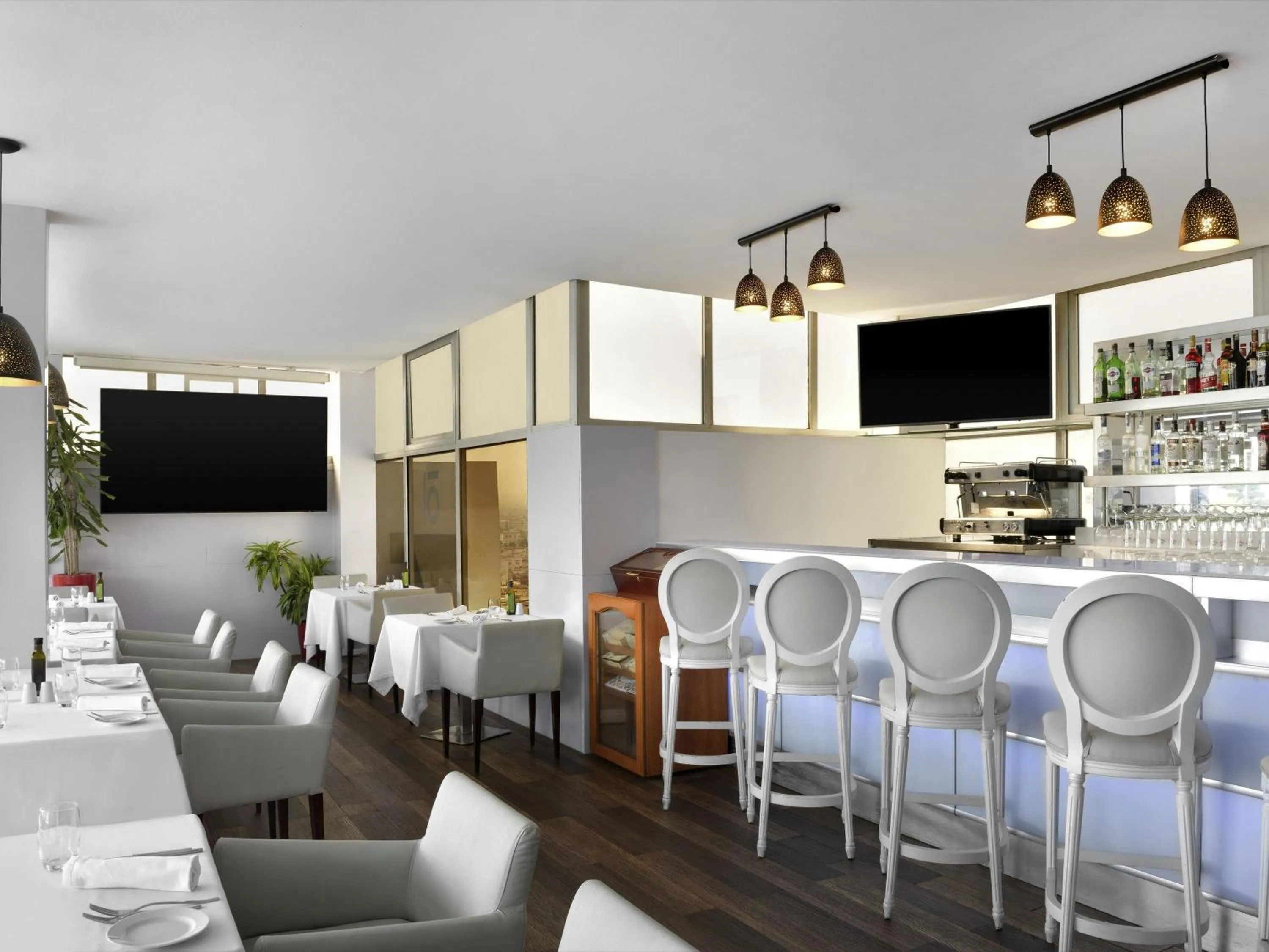 Restaurant/places to eat in Mövenpick Hotel Casablanca