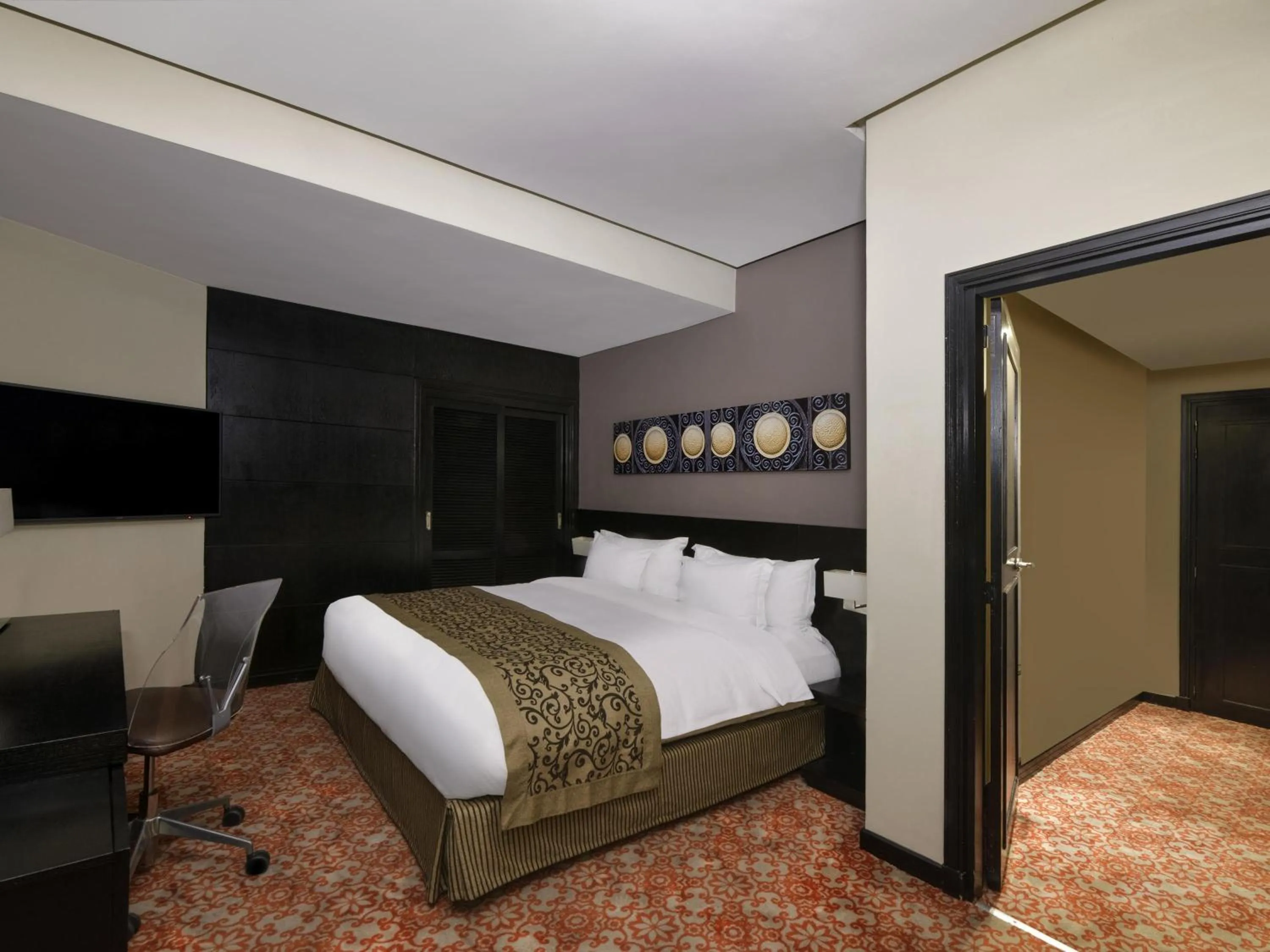 Bedroom, Bed in Mövenpick Hotel Casablanca