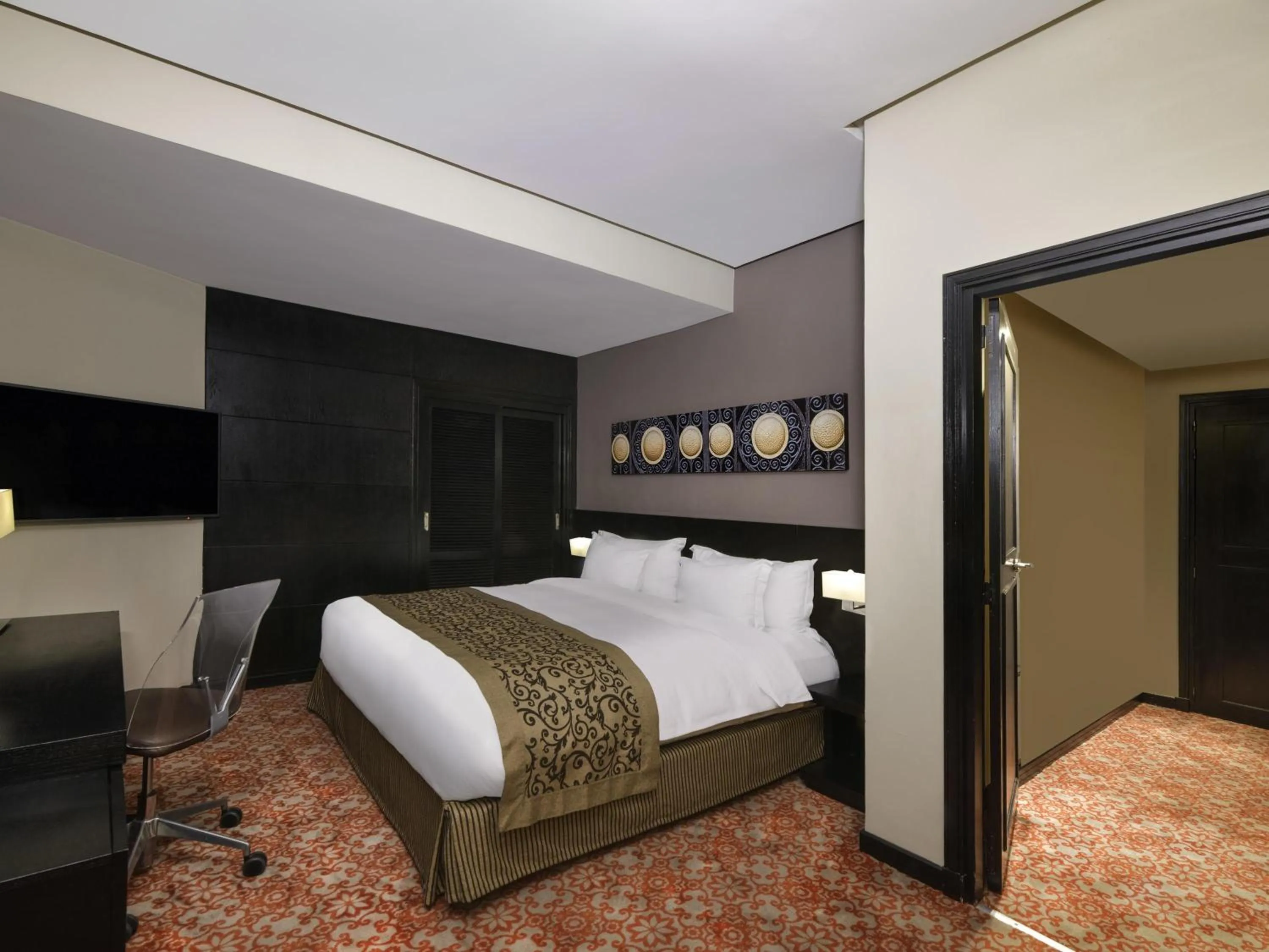 Bedroom, Bed in Mövenpick Hotel Casablanca