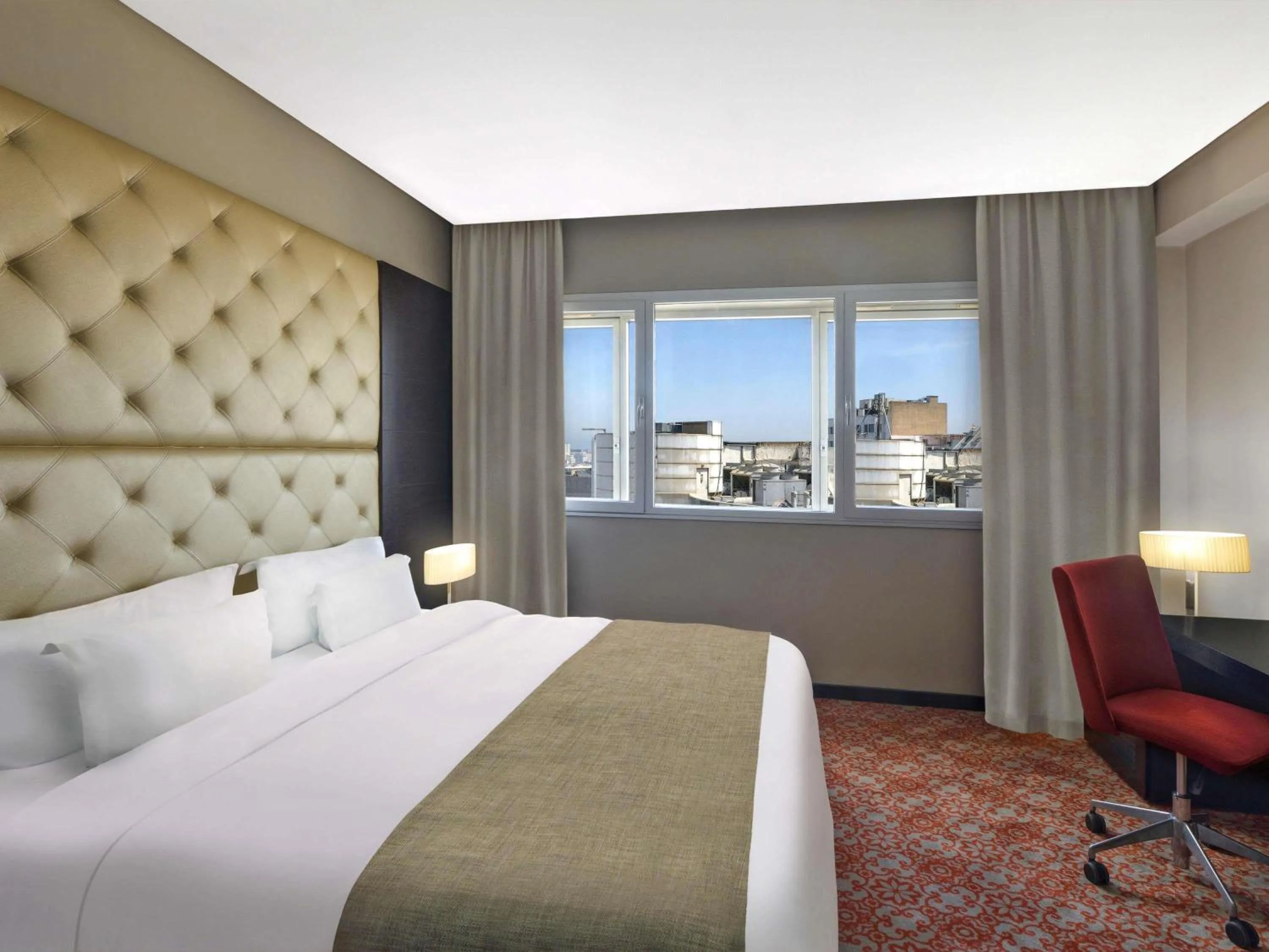 Photo of the whole room, Bed in Mövenpick Hotel Casablanca