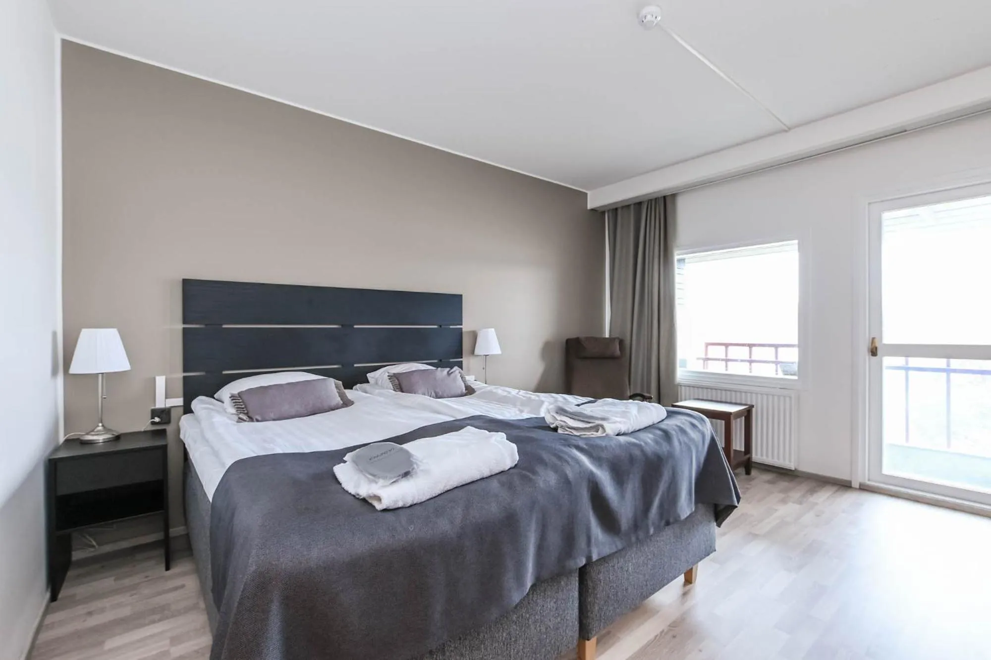 Bedroom, Bed in Hotel Kumpeli Spa