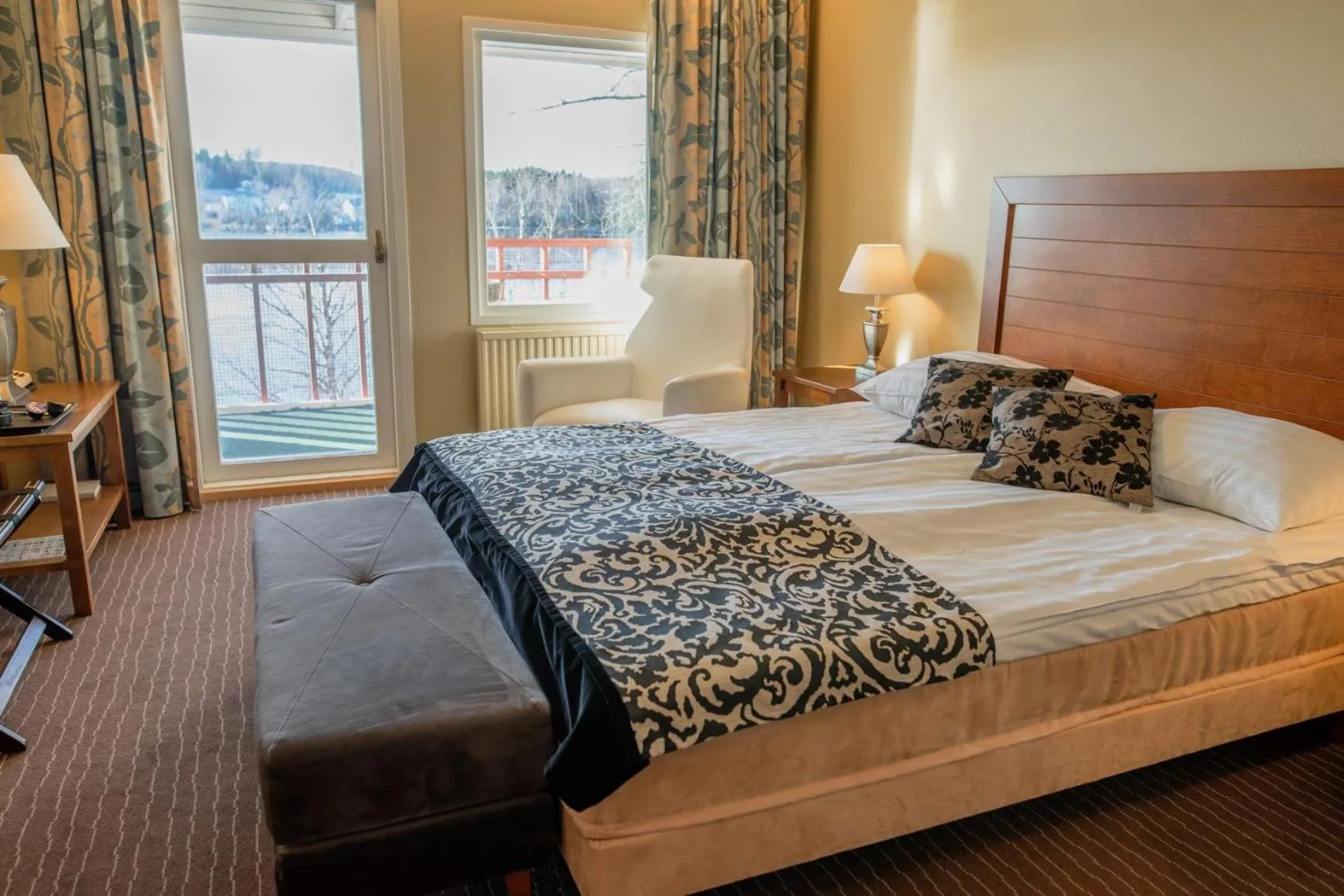 Balcony/Terrace, Bed in Hotel Kumpeli Spa