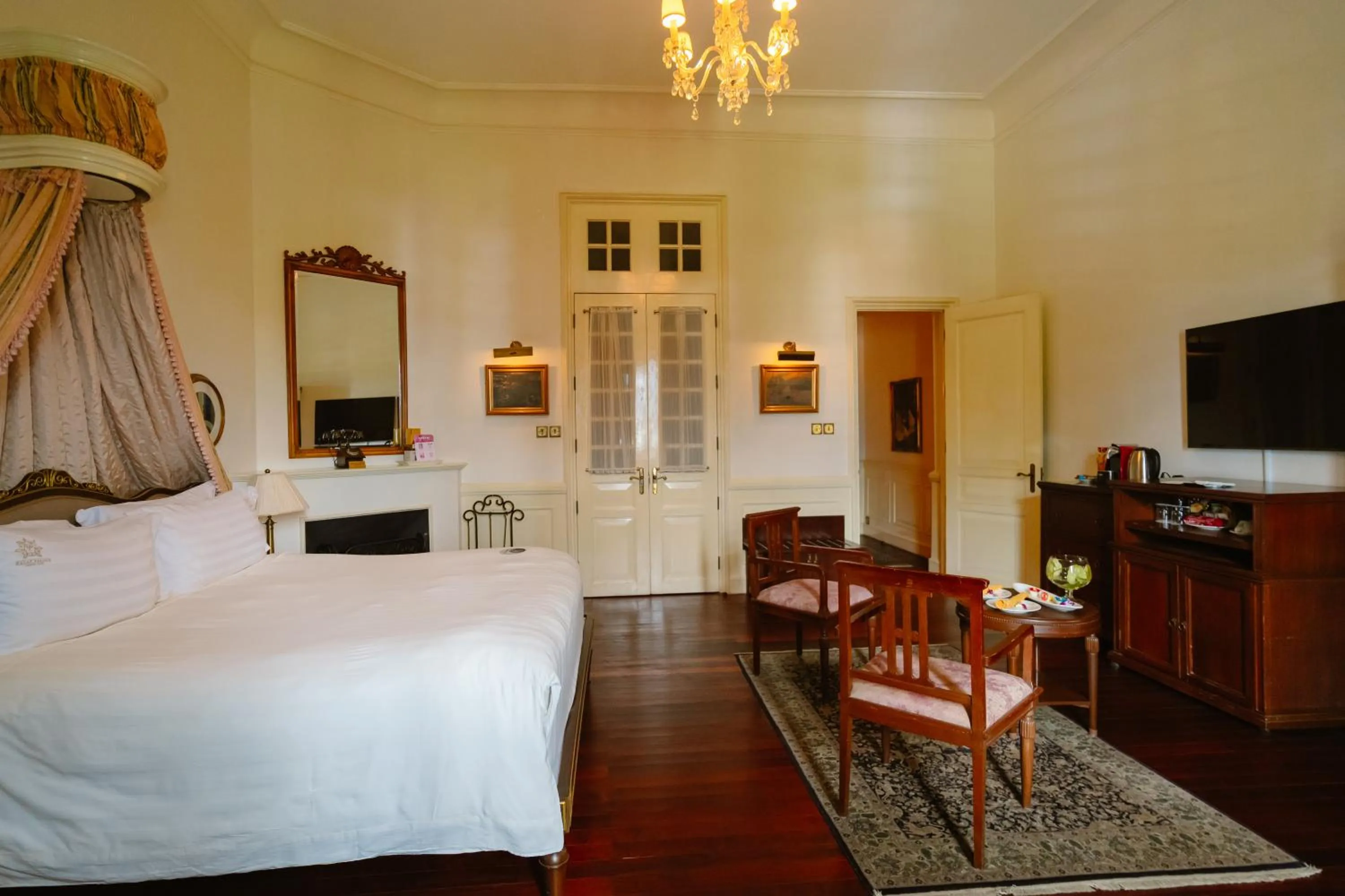 Bed in Dalat Palace Heritage Hotel