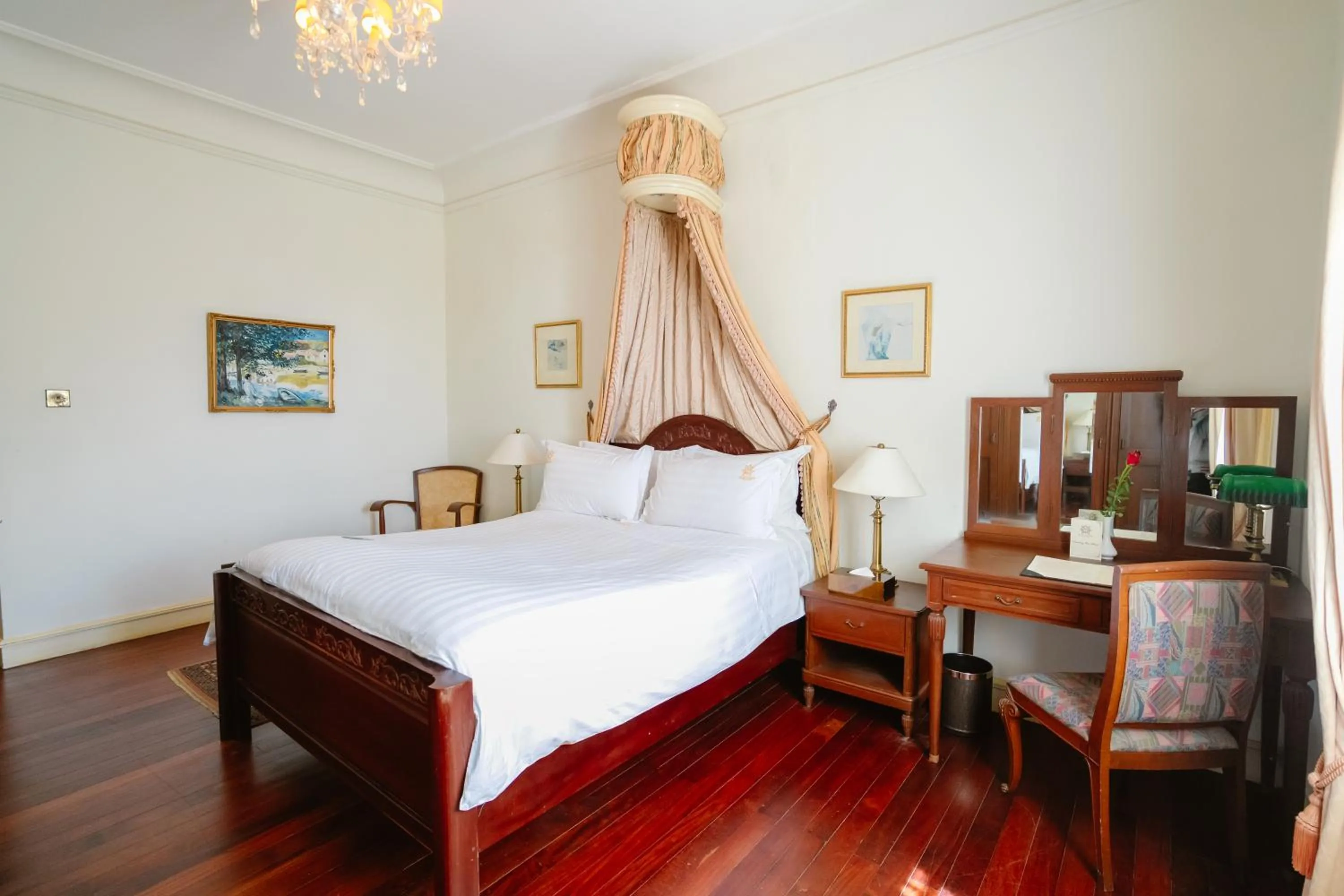 Bed in Dalat Palace Heritage Hotel