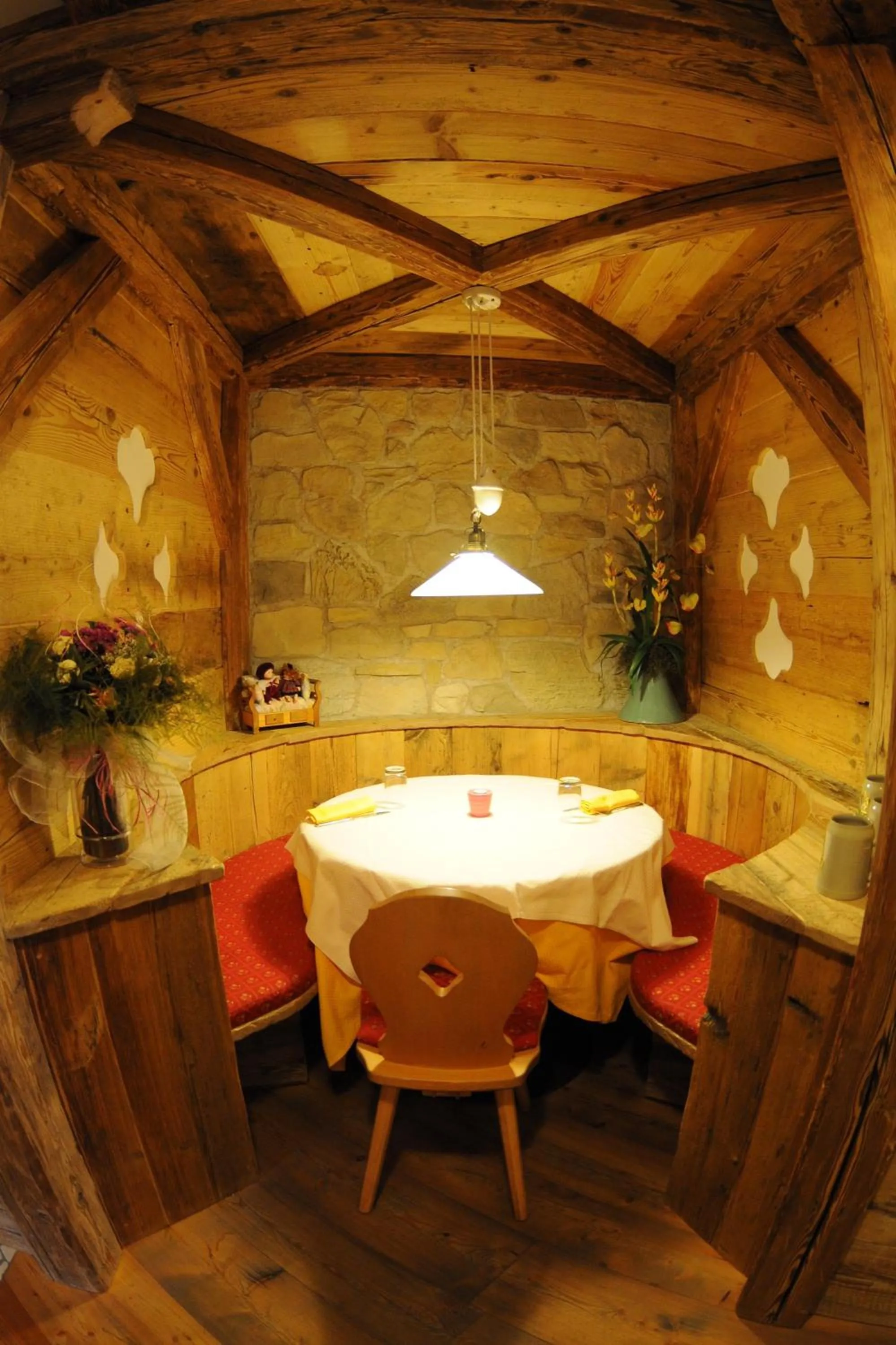 Restaurant/places to eat in Hotel Il Maniero