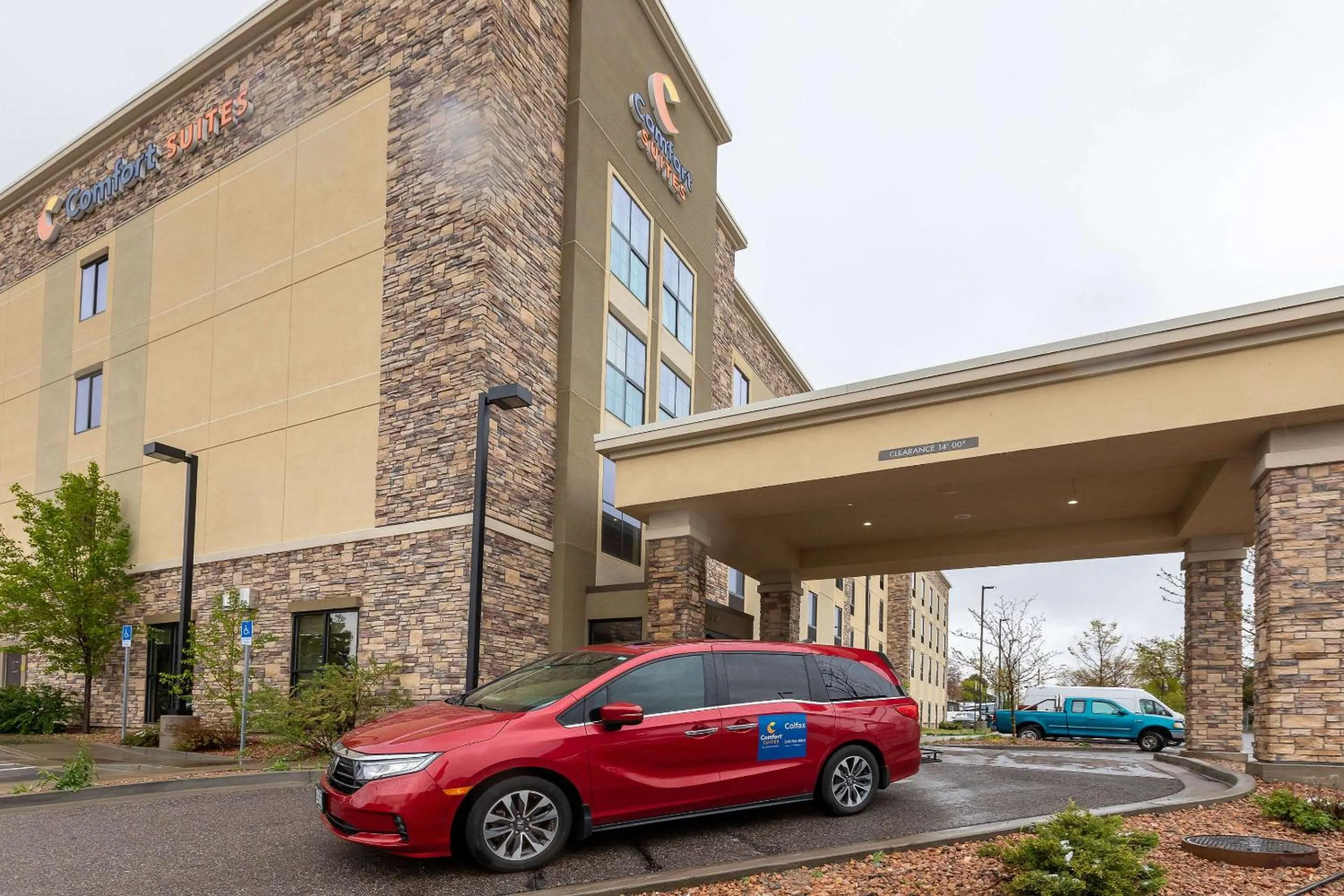 Property building in Comfort Suites Denver near Anschutz Medical Campus