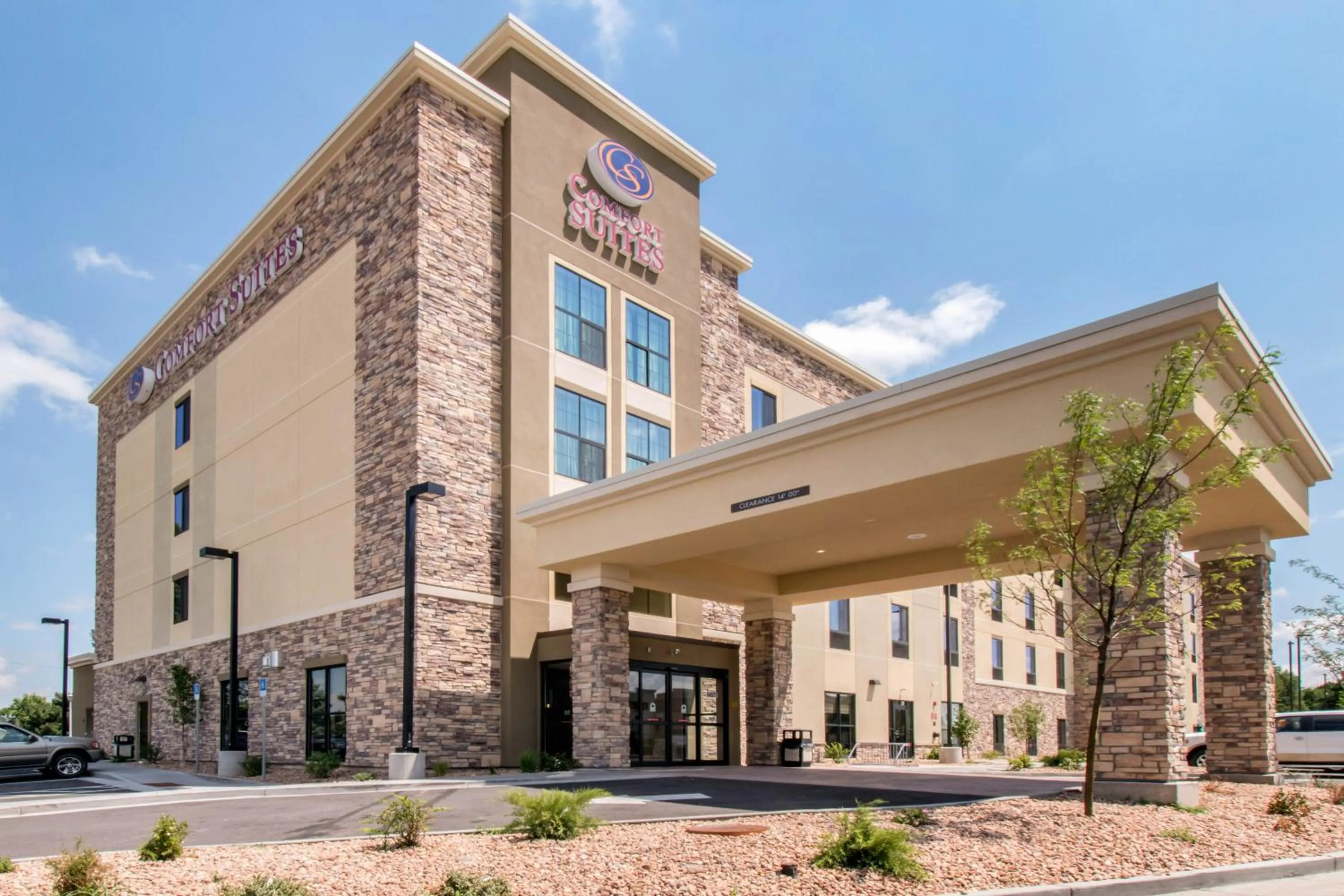 Property building in Comfort Suites Denver near Anschutz Medical Campus