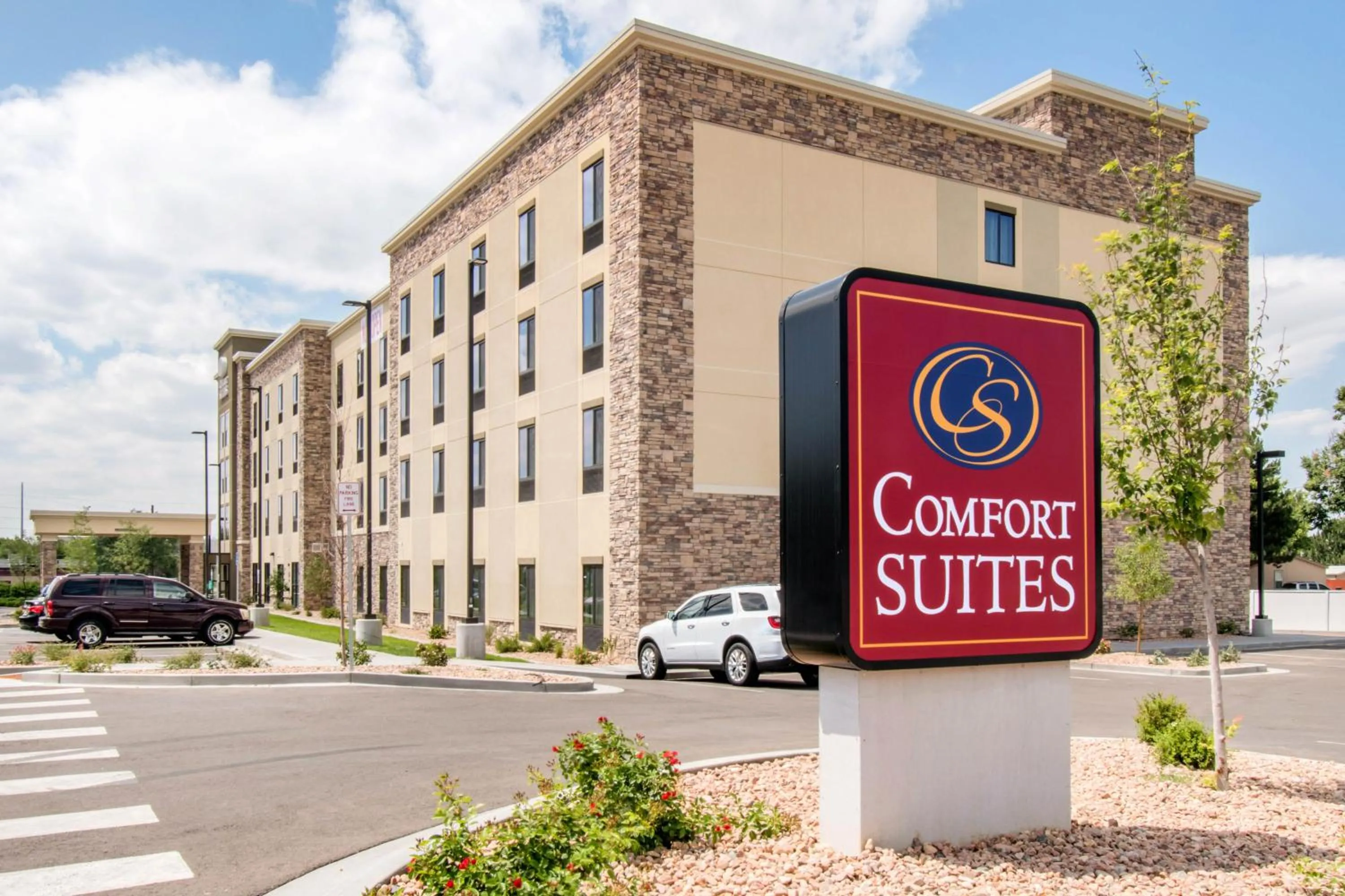 Property building in Comfort Suites Denver near Anschutz Medical Campus