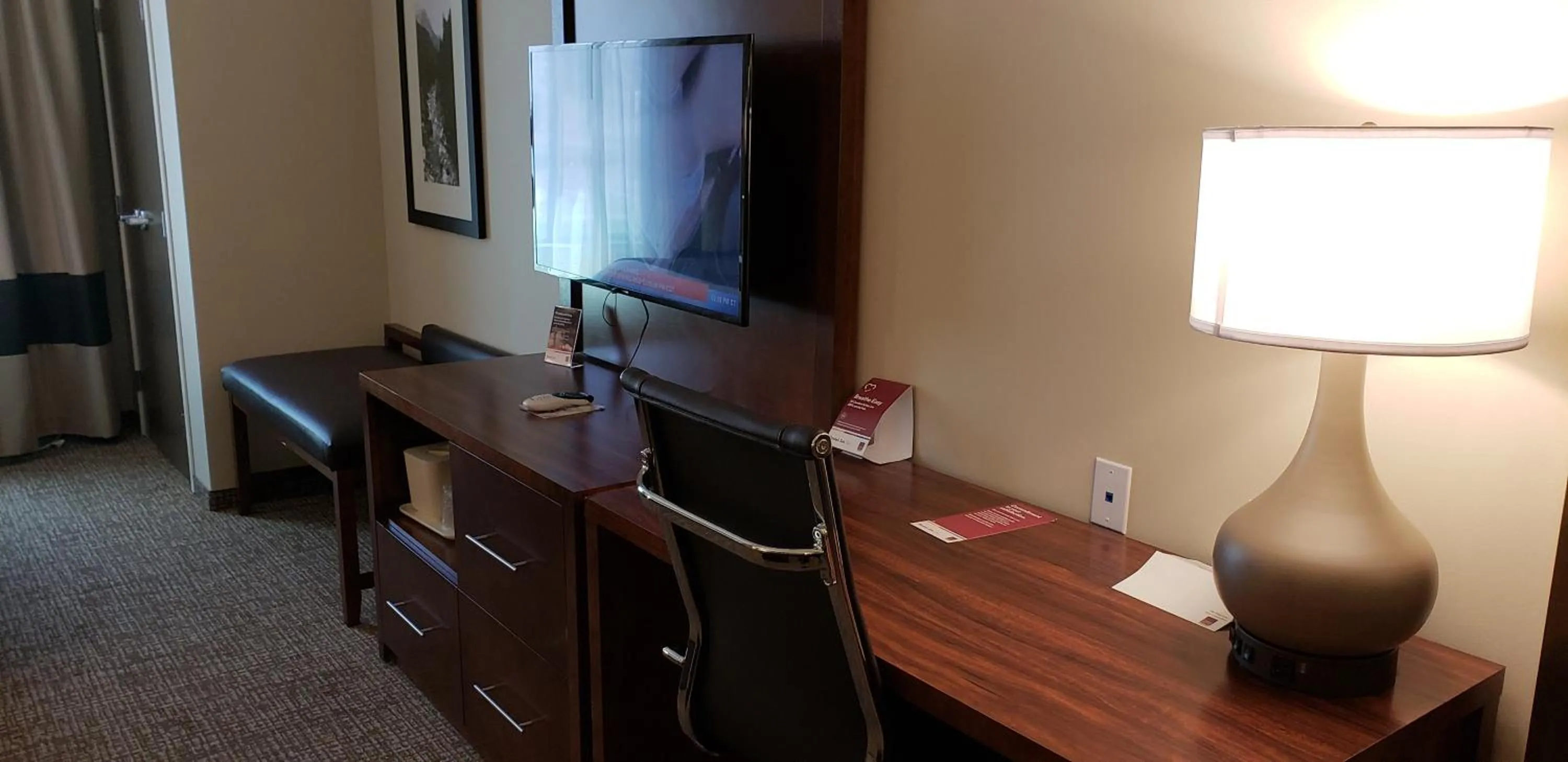 TV and multimedia in Comfort Suites Denver near Anschutz Medical Campus