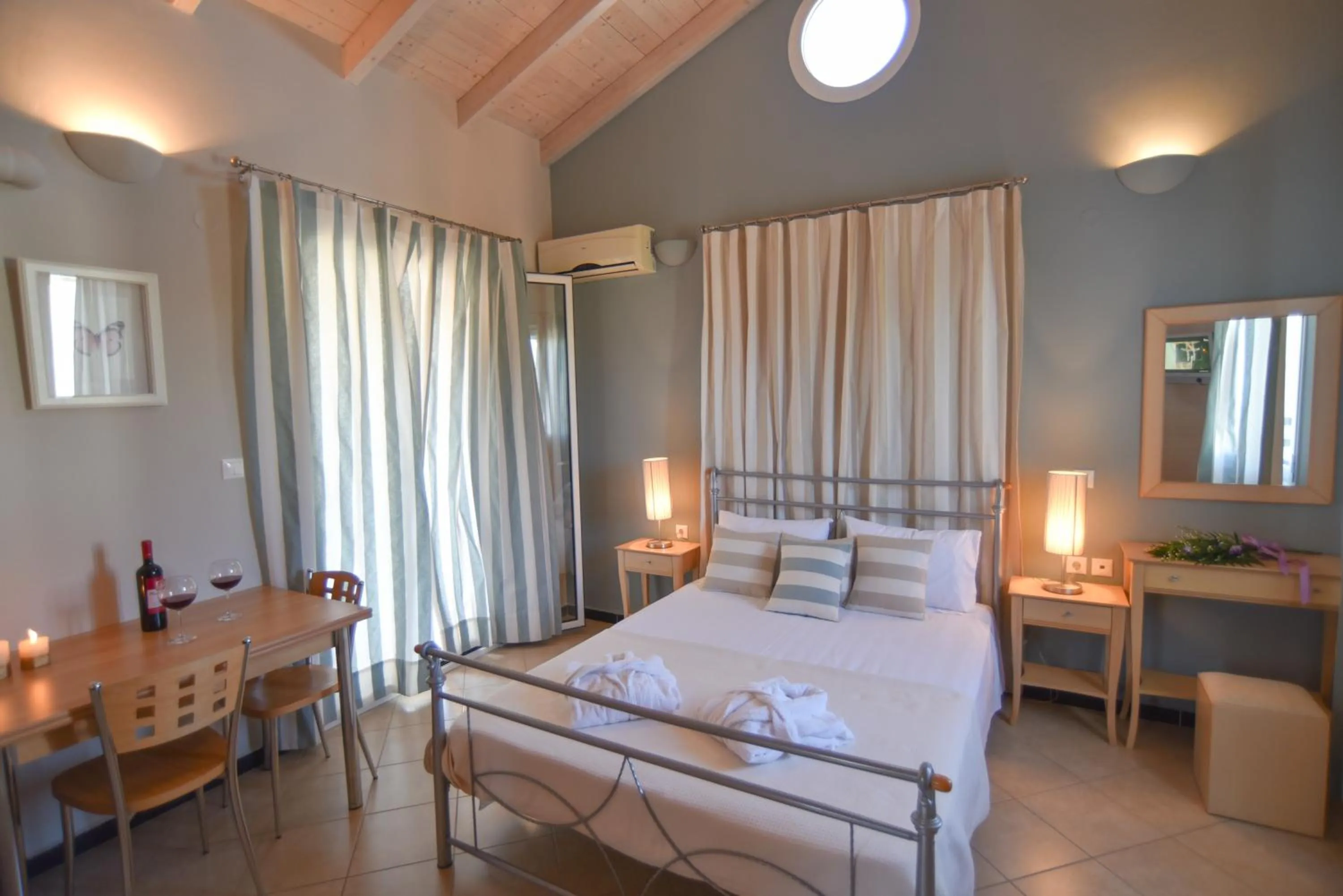 Photo of the whole room, Bed in Villa Theodora