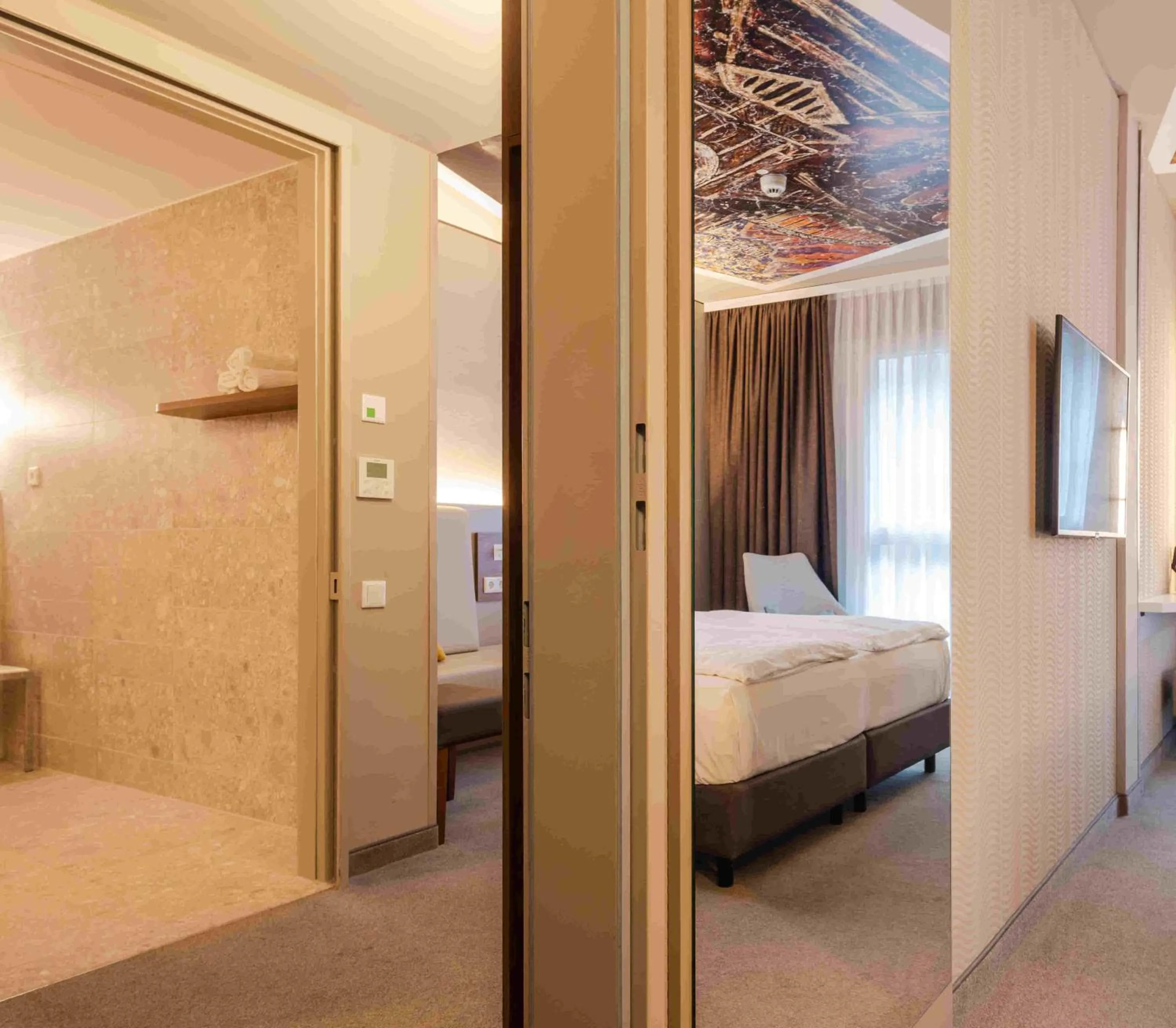 Photo of the whole room, Bed in Hey Lou Hotel Monheim am Rhein