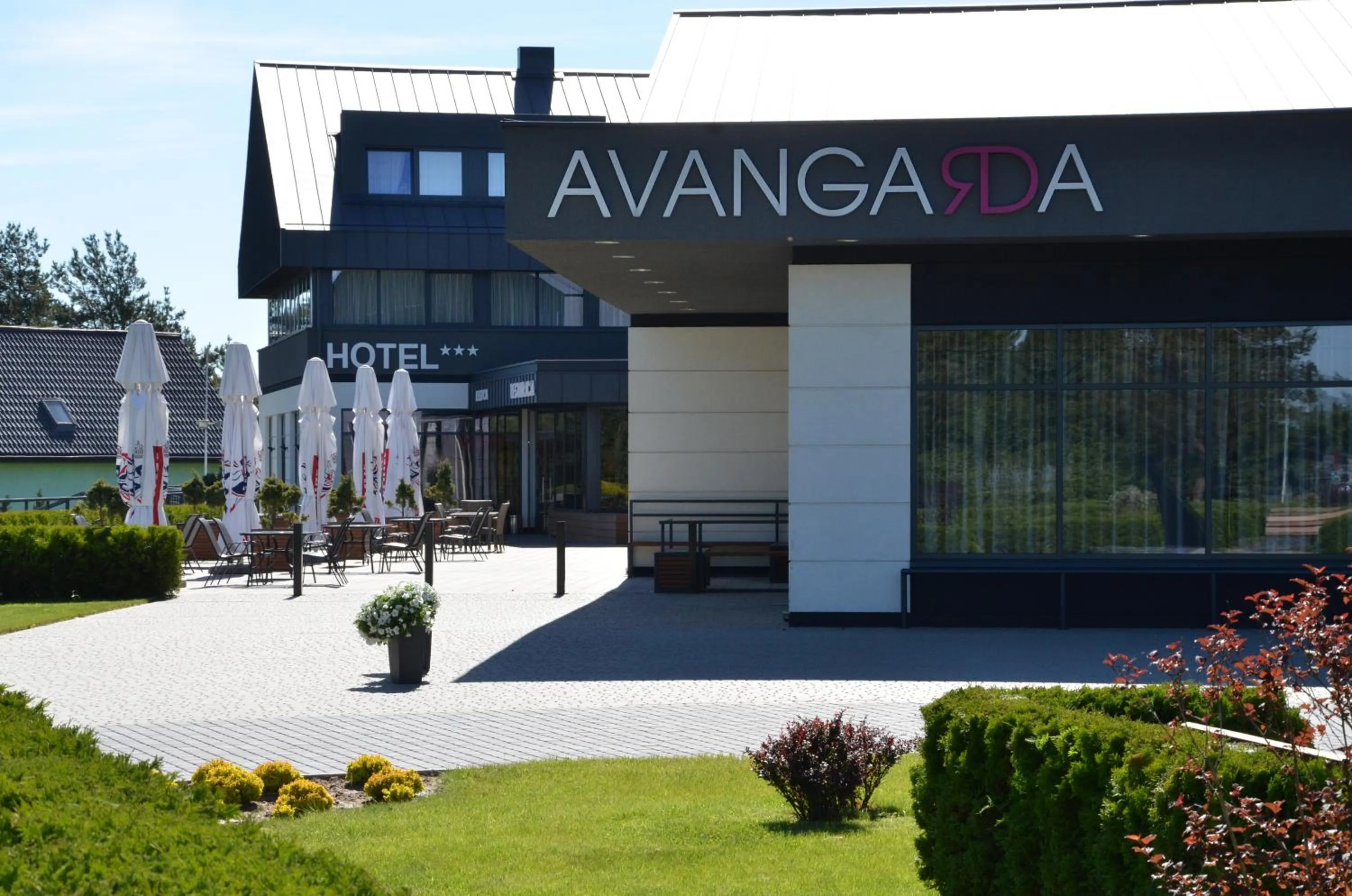 Facade/entrance in Hotel Avangarda