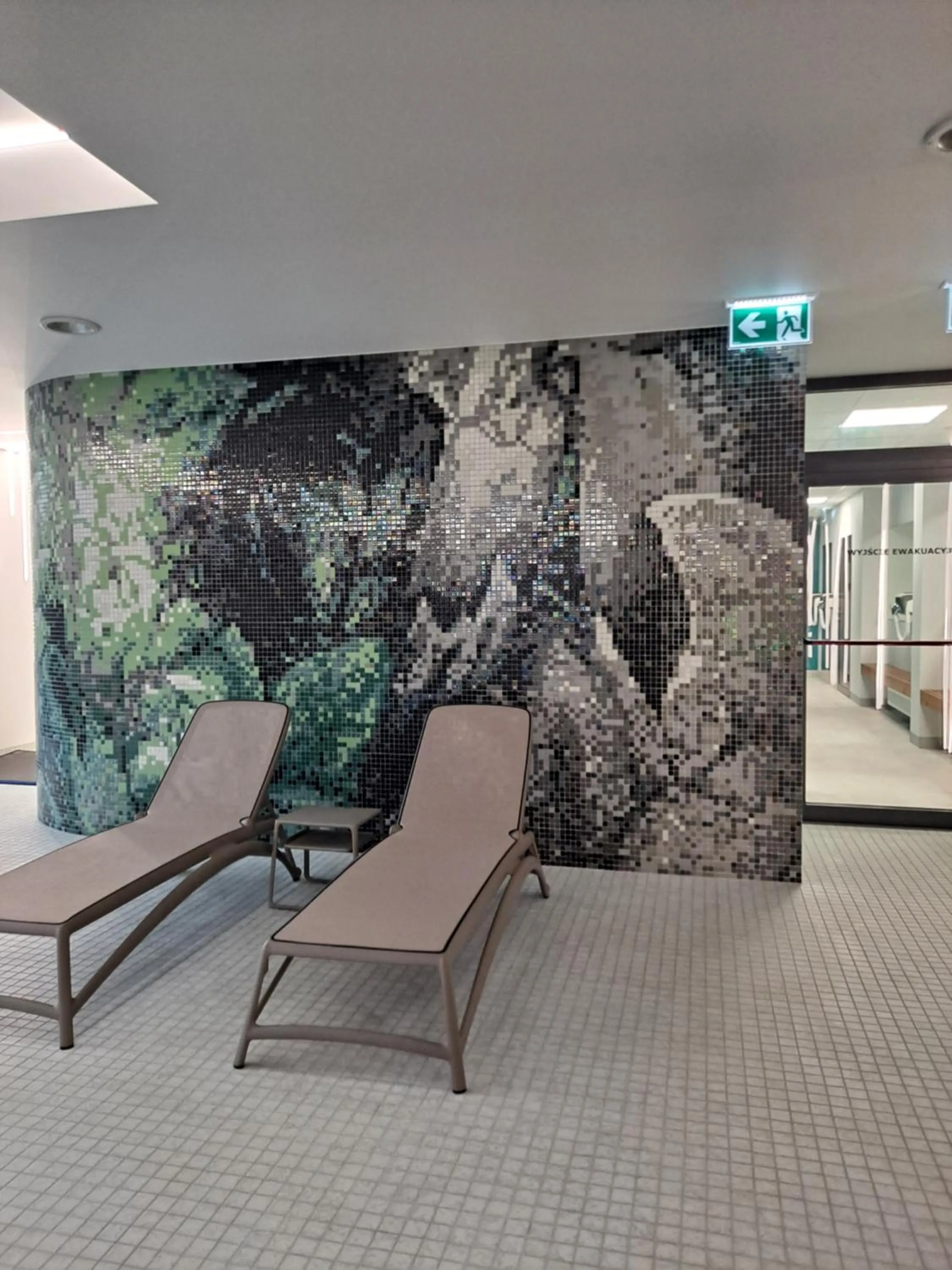 Swimming pool in Hotel Avangarda