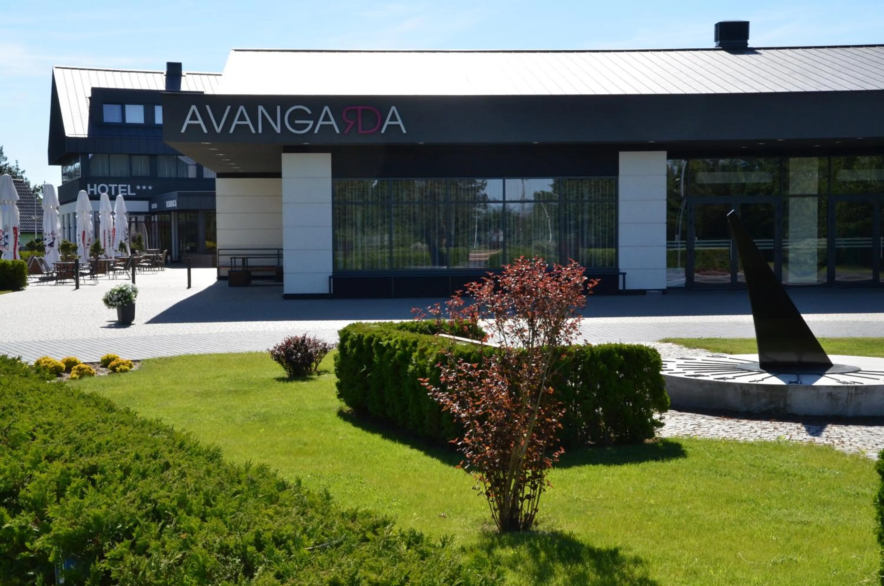 Facade/entrance in Hotel Avangarda