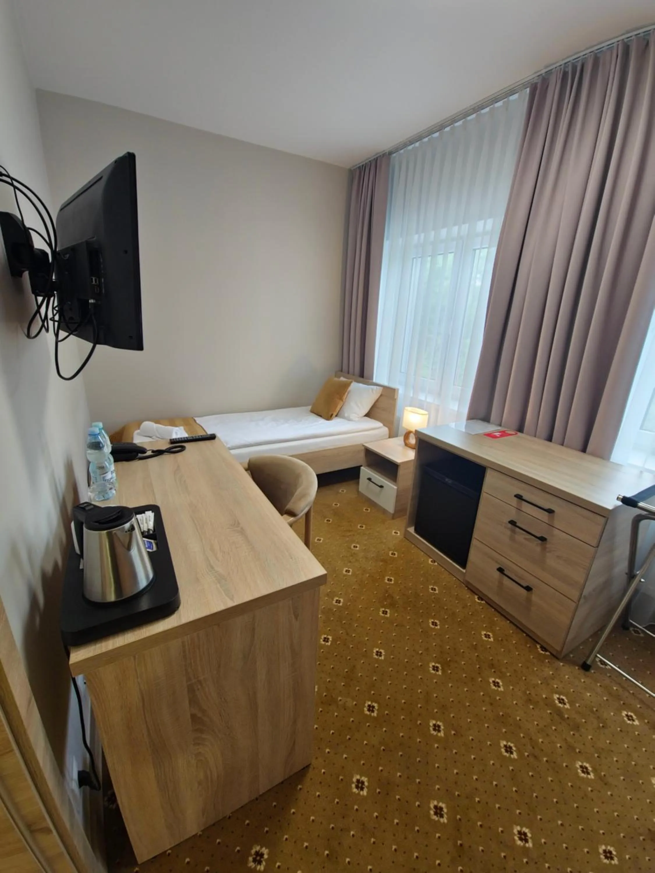 Photo of the whole room, Bed in Hotel Avangarda