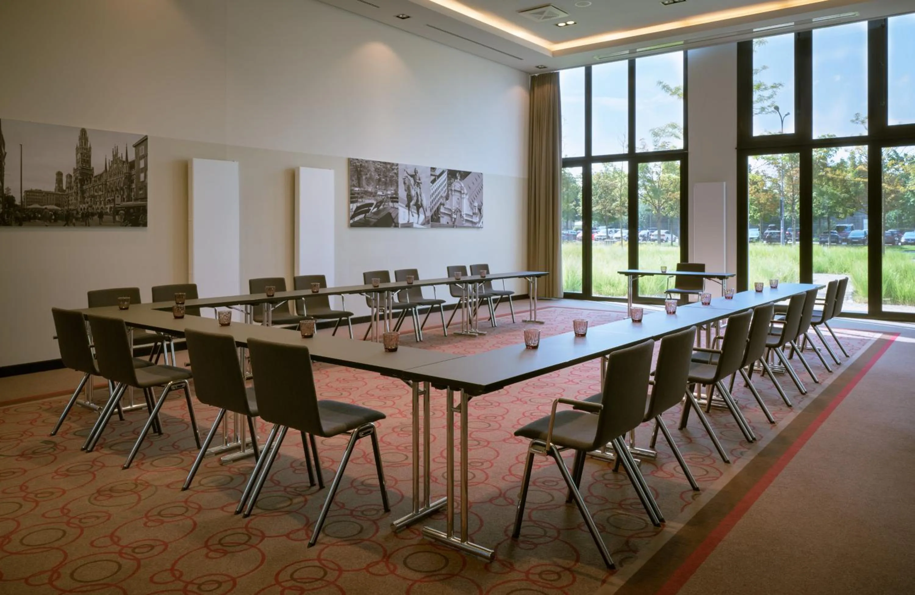 Meeting/conference room in Leonardo Royal Hotel Munich