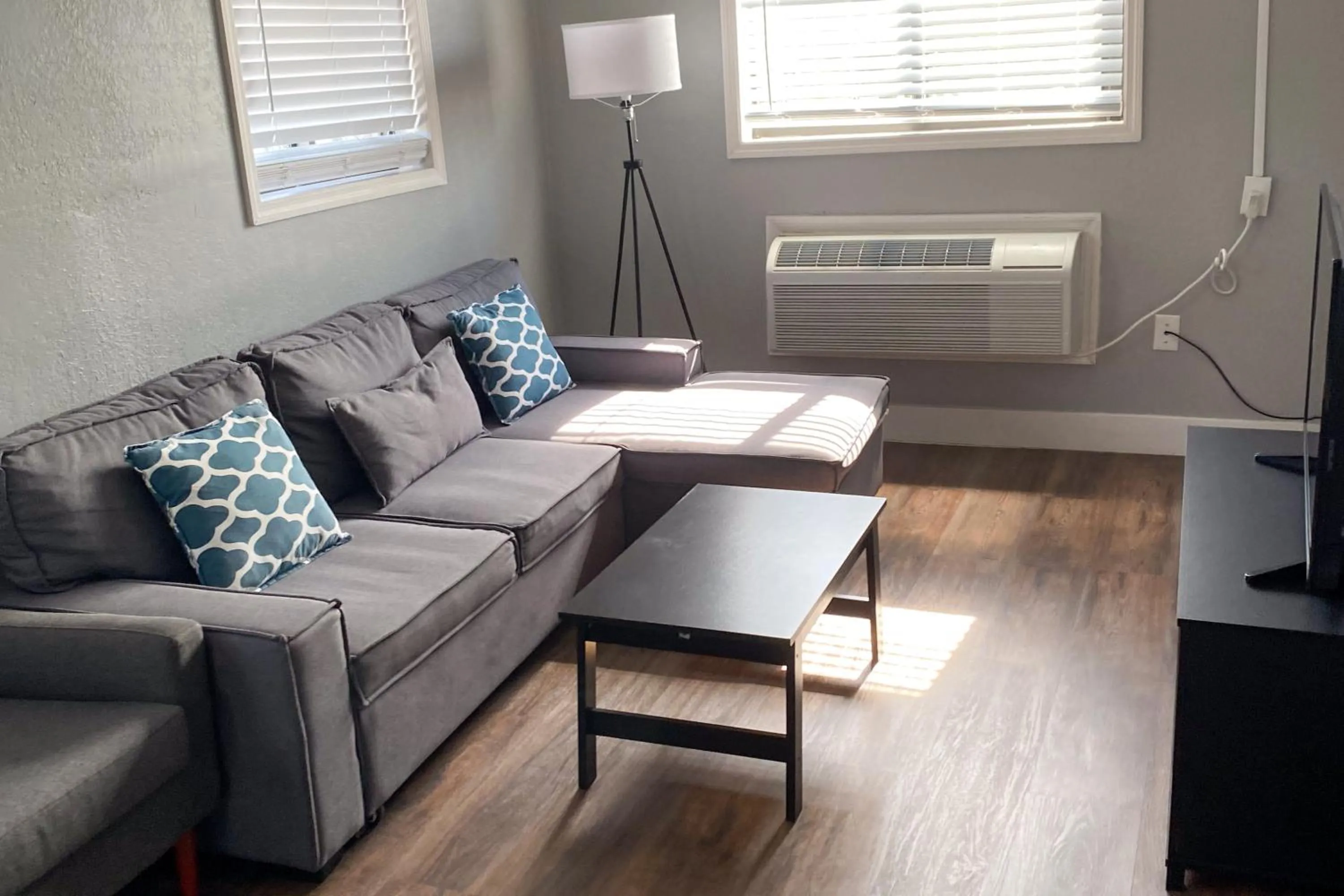 Living room in The Palmetto Inn