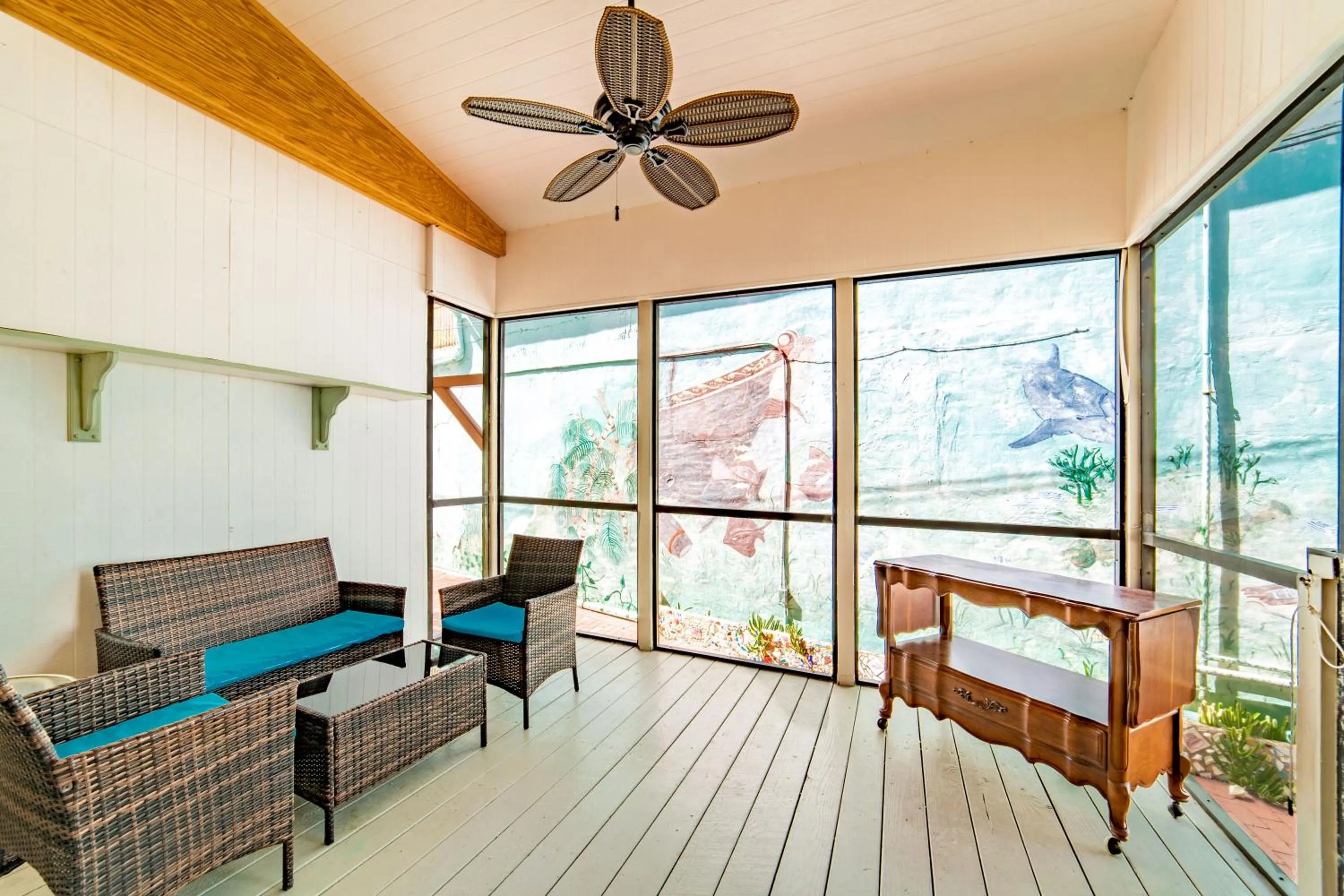 Seating area in The Palmetto Inn