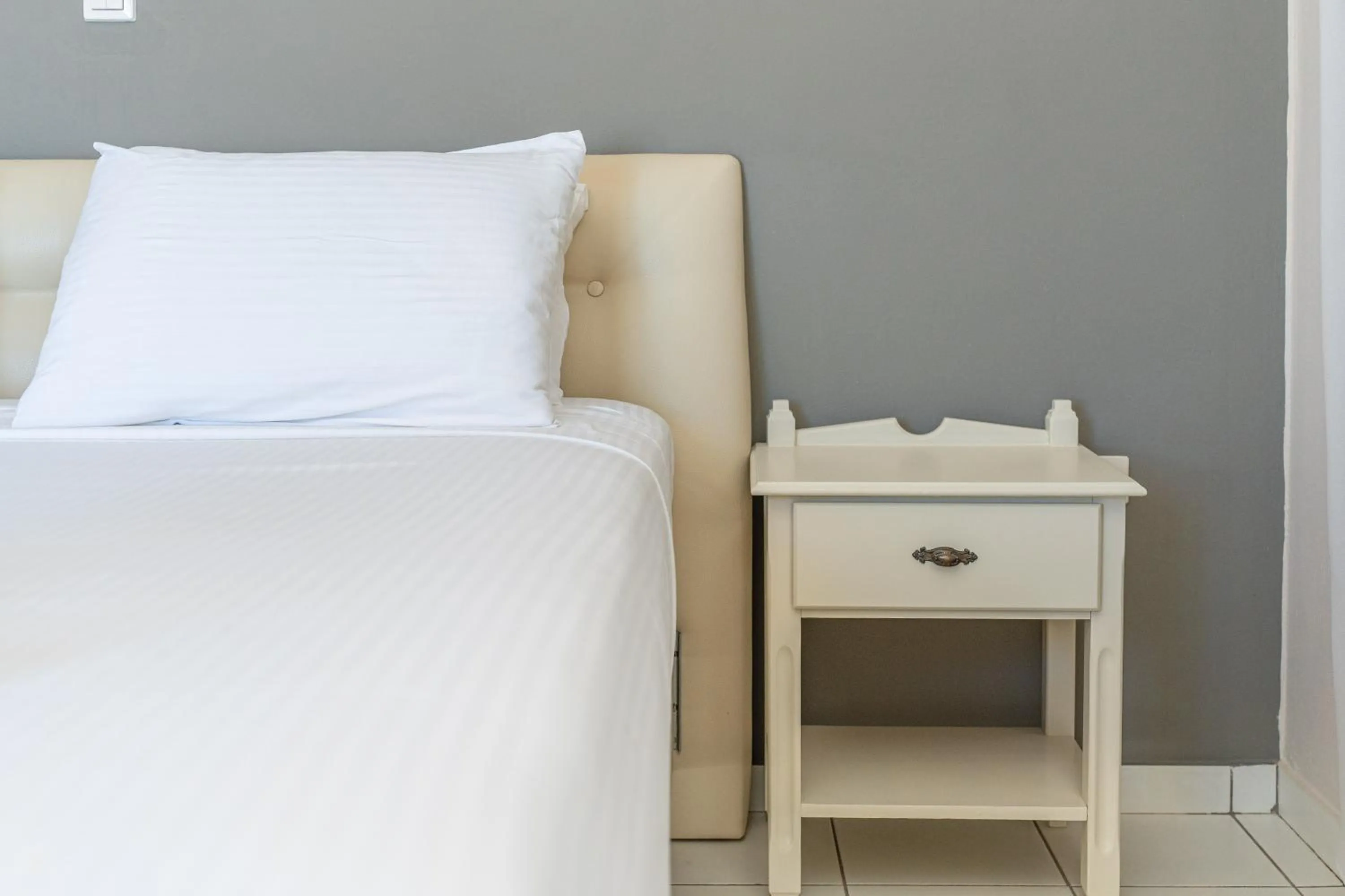 Bedroom, Bed in Panoramic Sunset