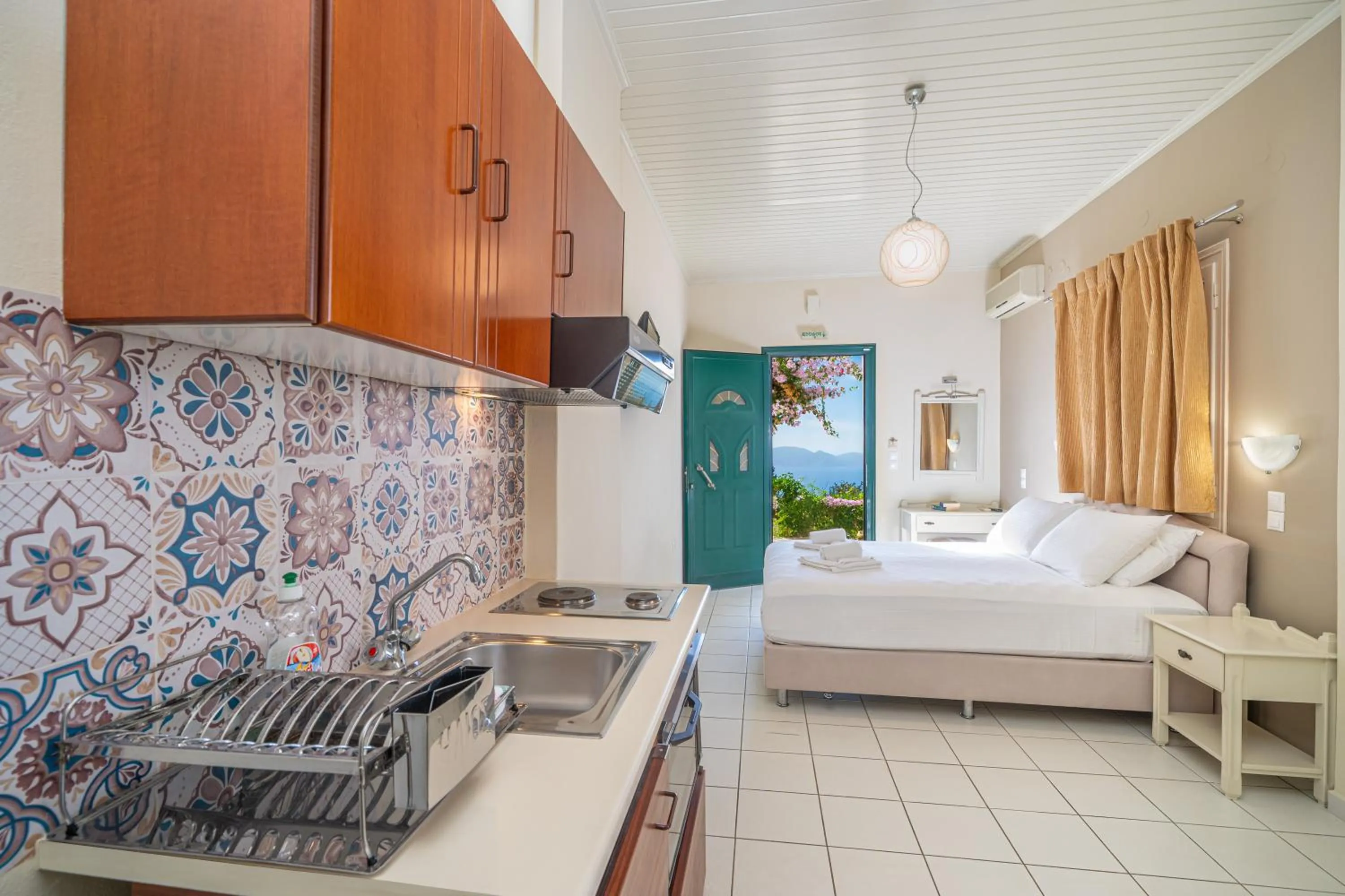 Bedroom, Bed in Panoramic Sunset