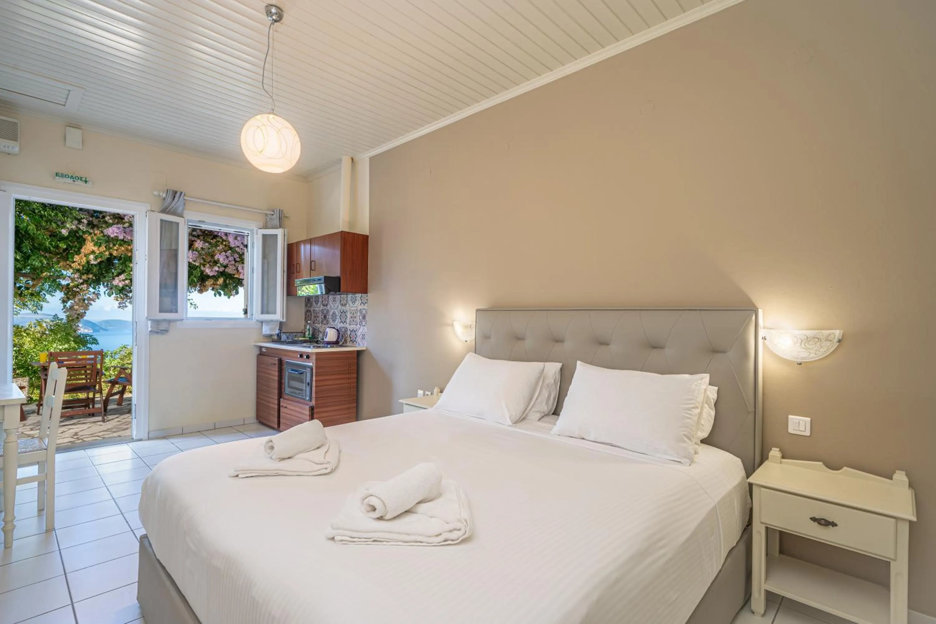 Bedroom, Bed in Panoramic Sunset