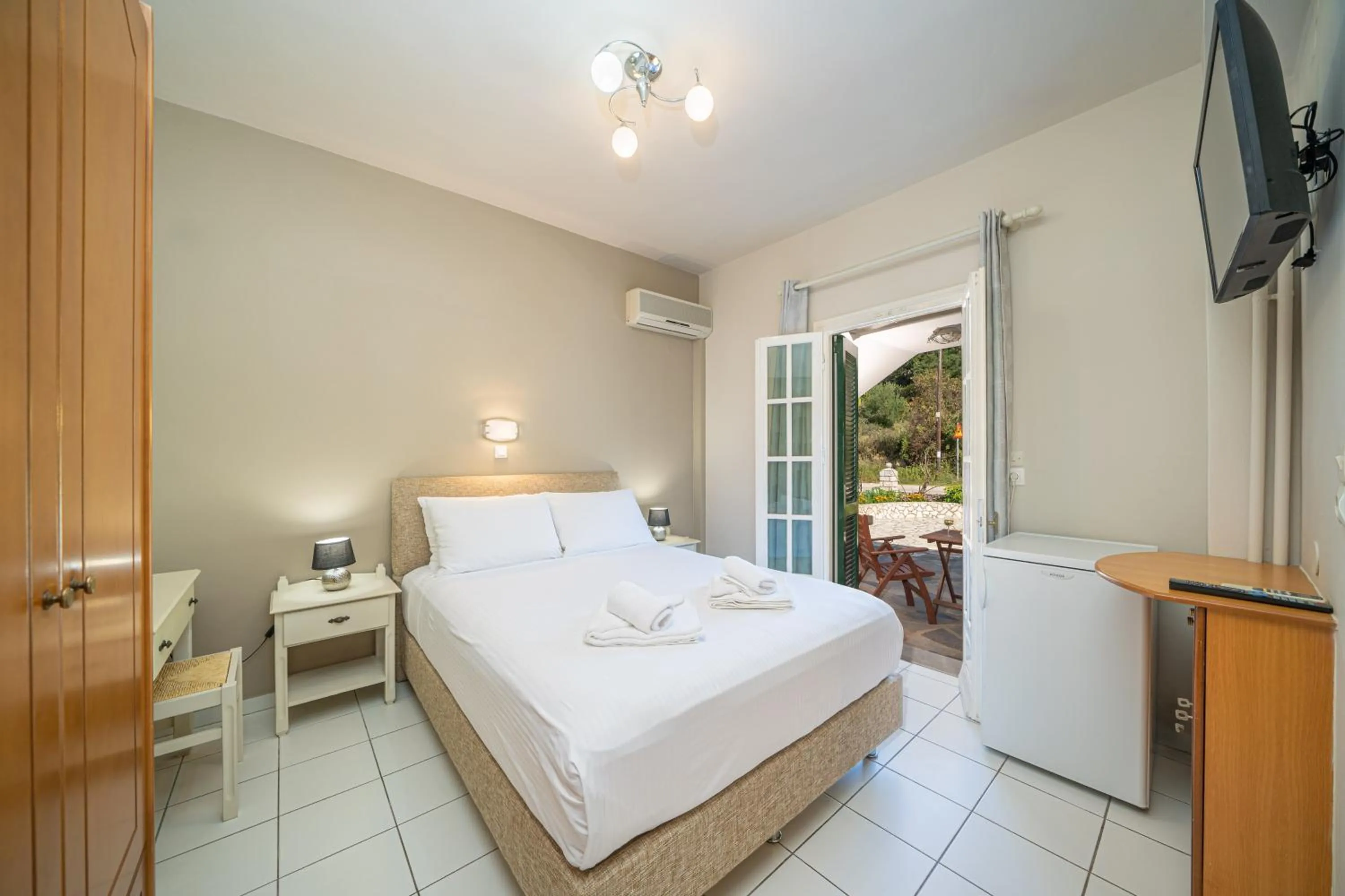 Bedroom, Bed in Panoramic Sunset