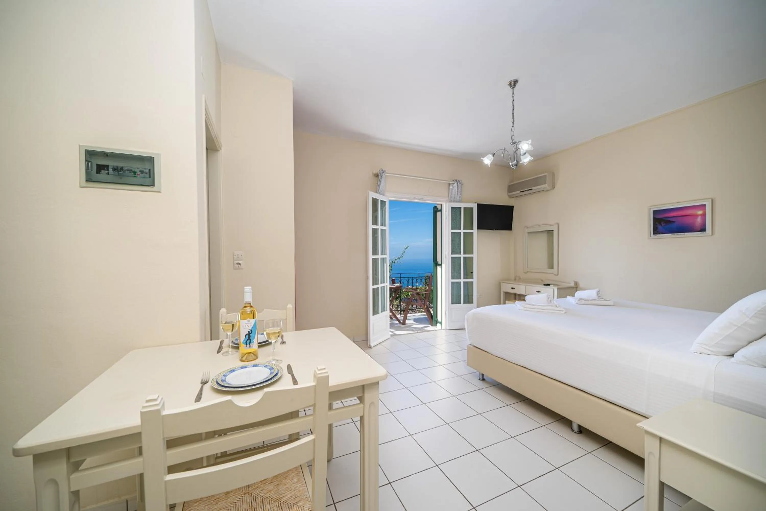 Bedroom, Bed in Panoramic Sunset