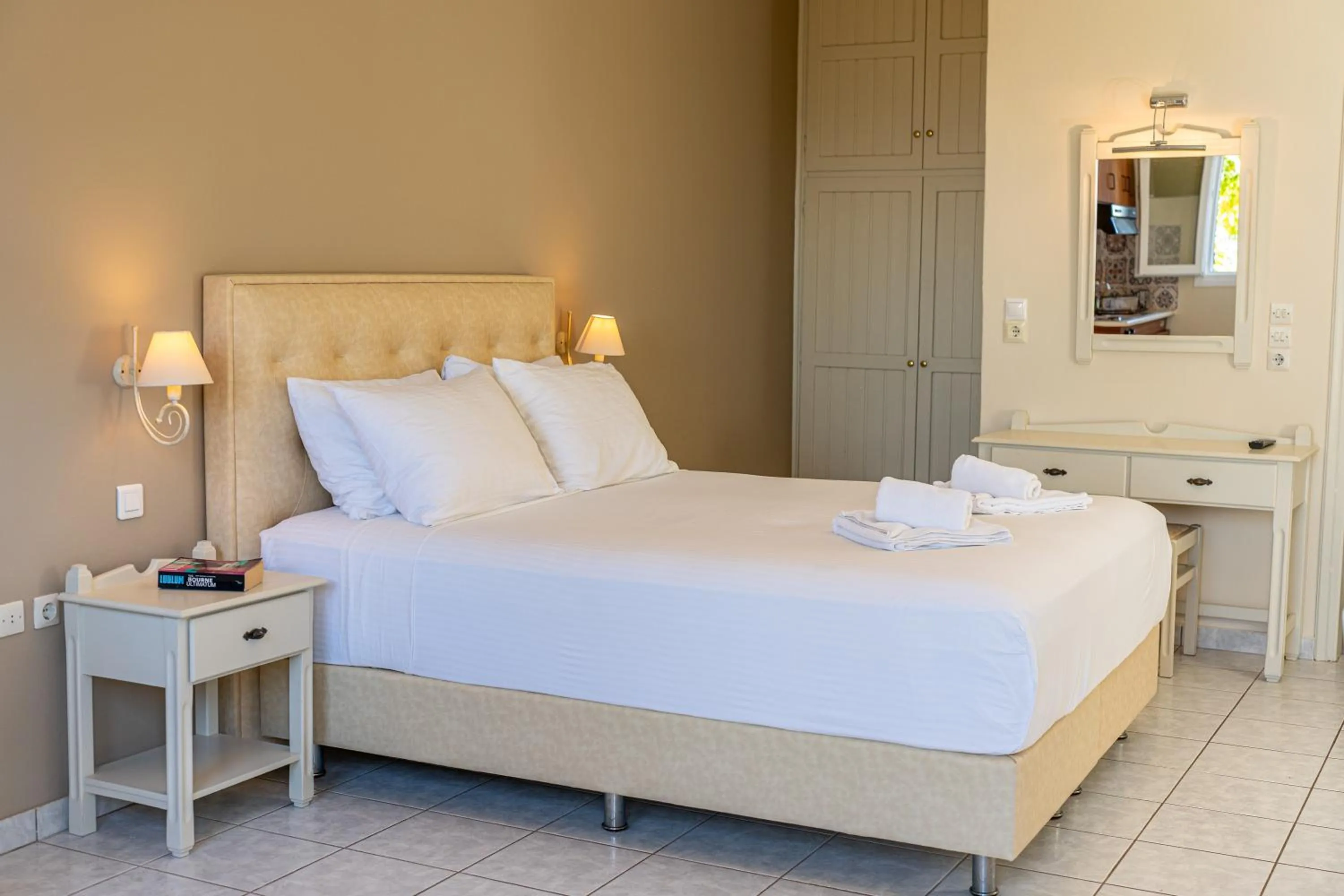 Bedroom, Bed in Panoramic Sunset