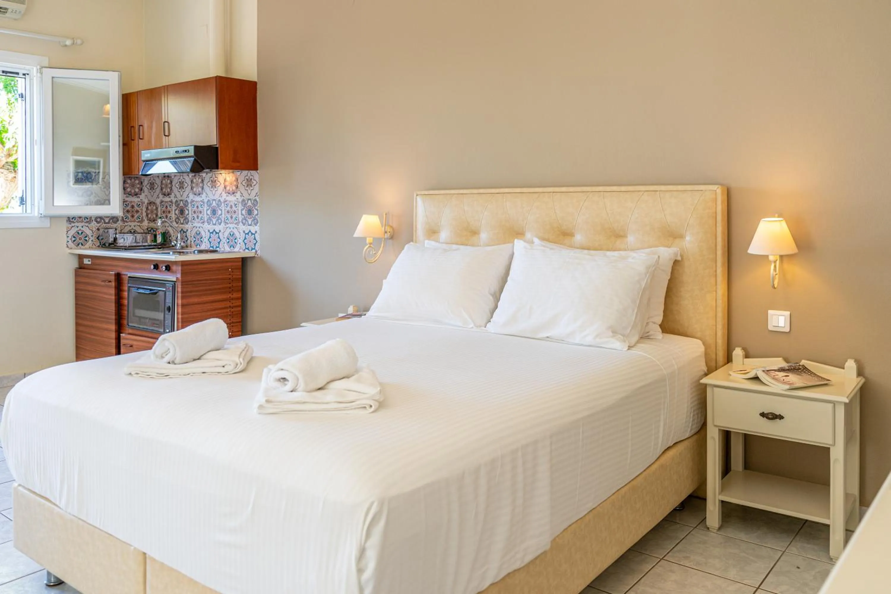 Bedroom, Bed in Panoramic Sunset