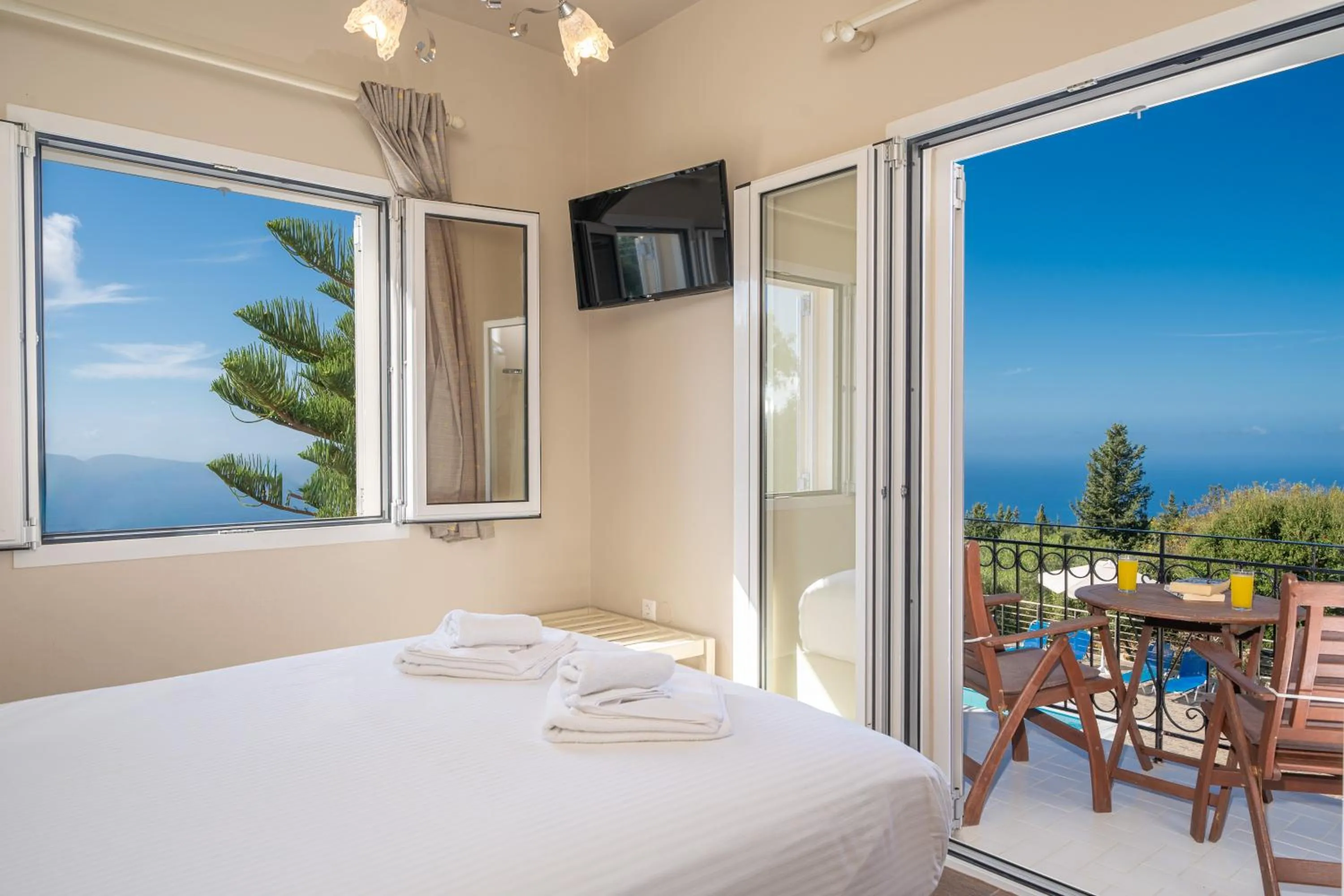 Bedroom, Bed in Panoramic Sunset