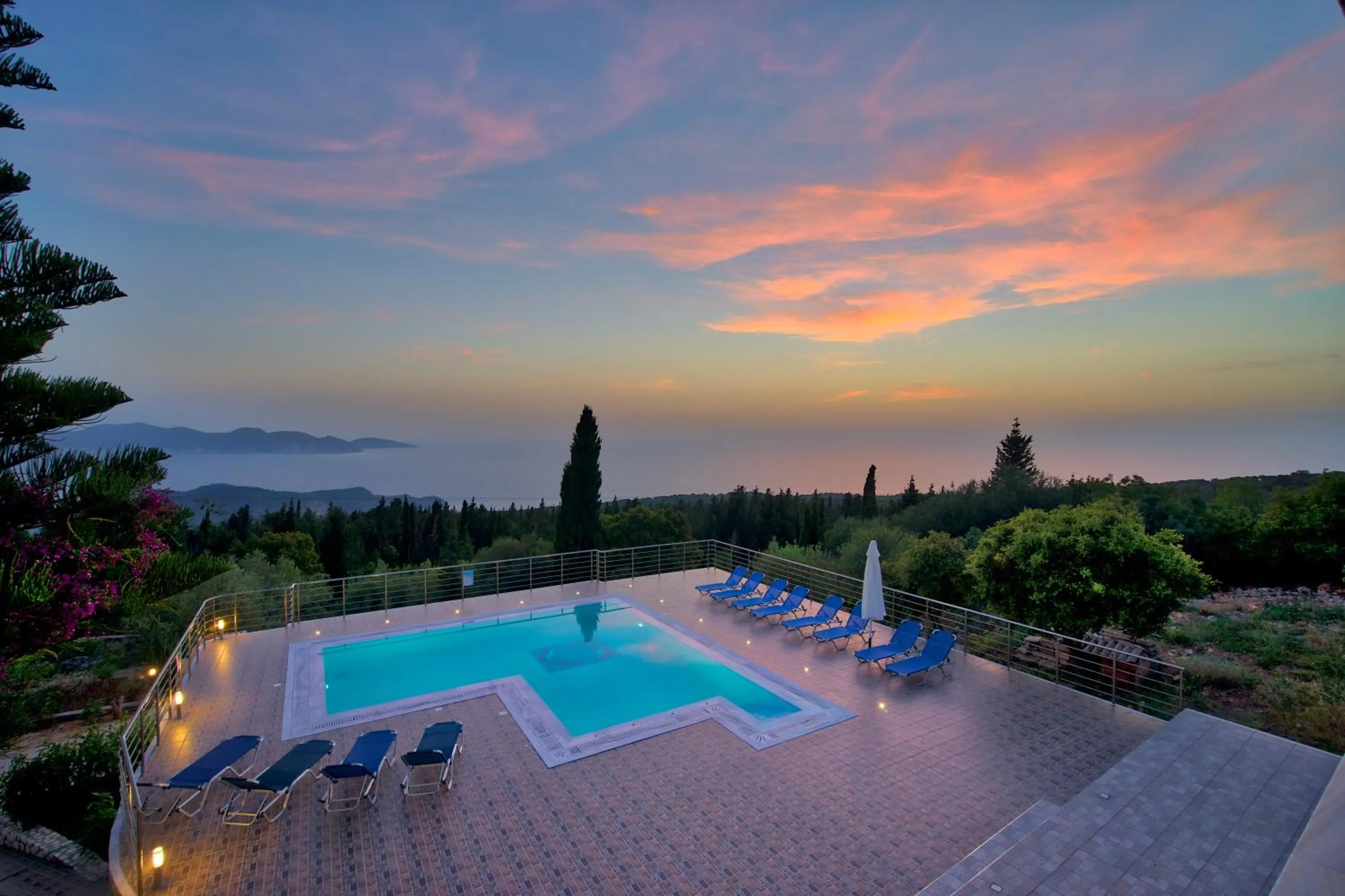 Pool view in Panoramic Sunset