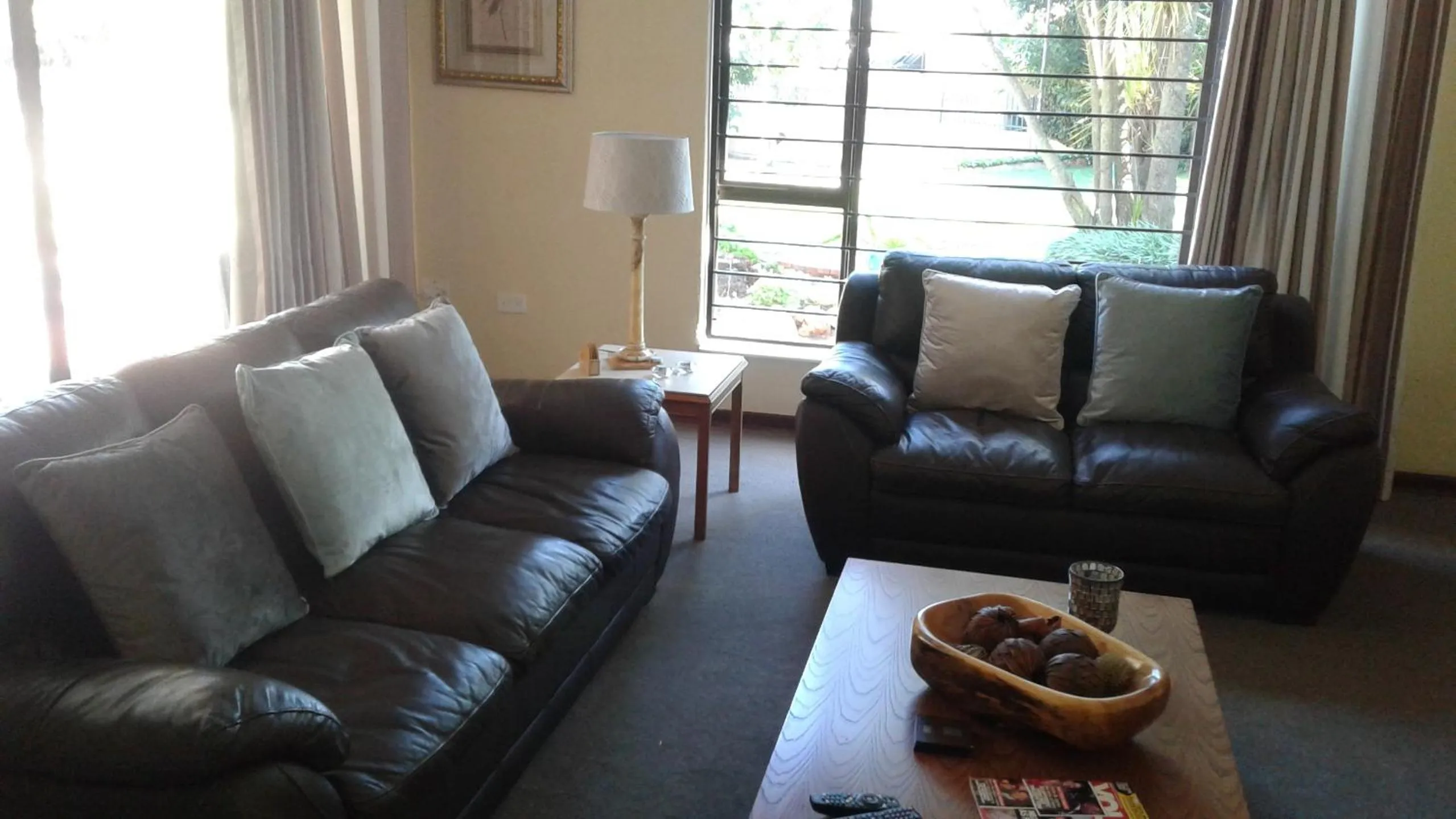 Communal lounge/ TV room in The Bedford View Guest House