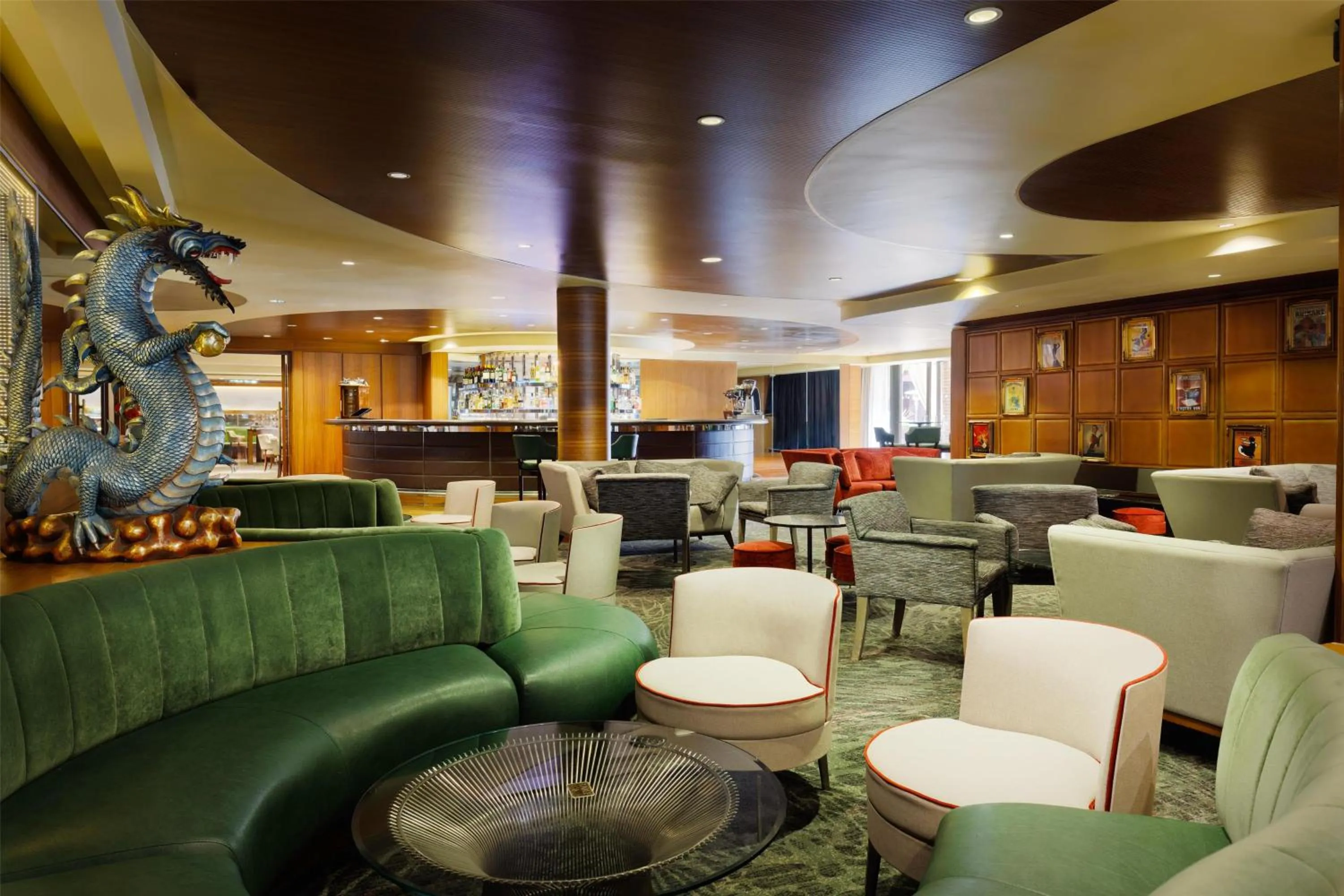 Lounge or bar in Hilton London Syon Park