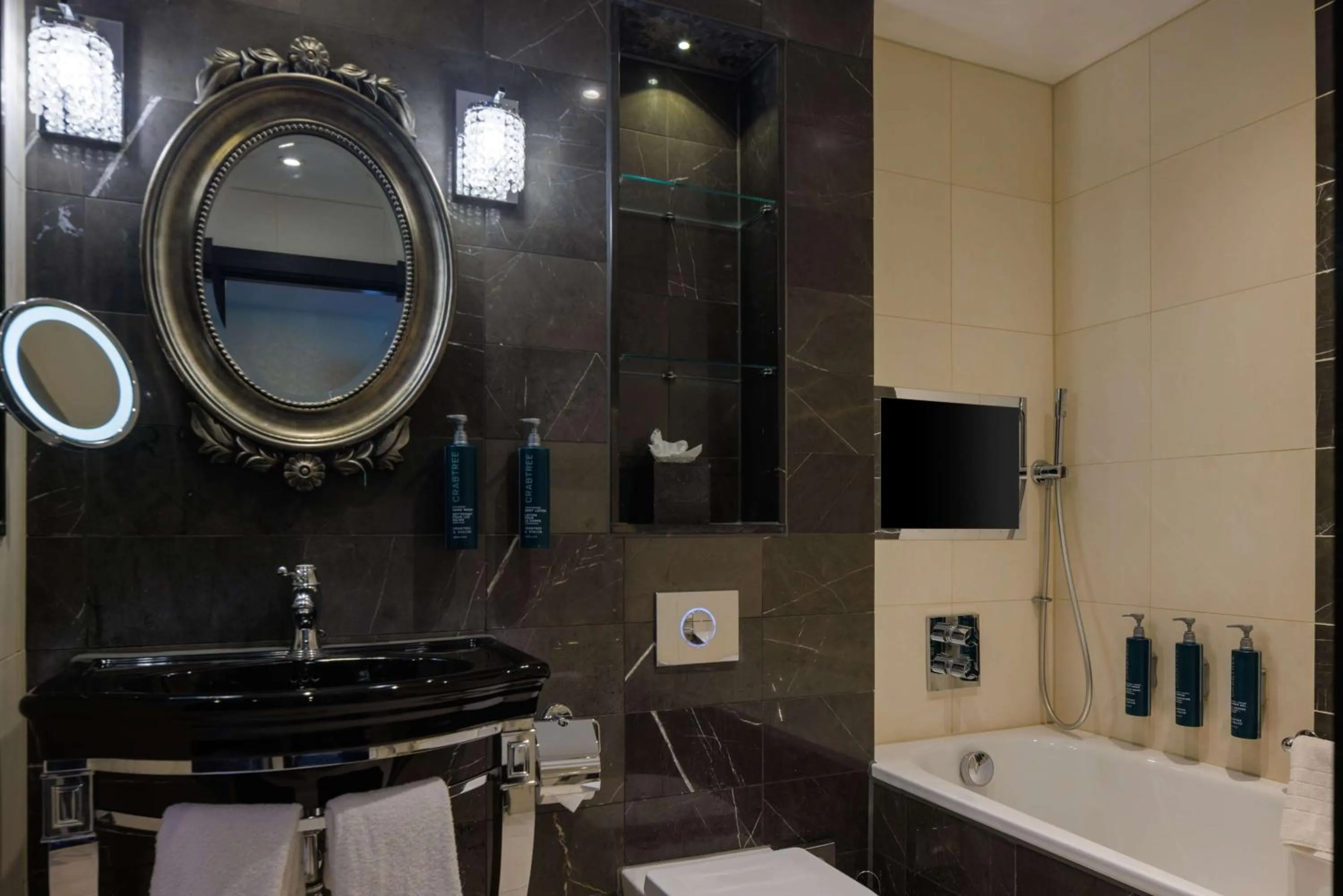 Bed in Hilton London Syon Park