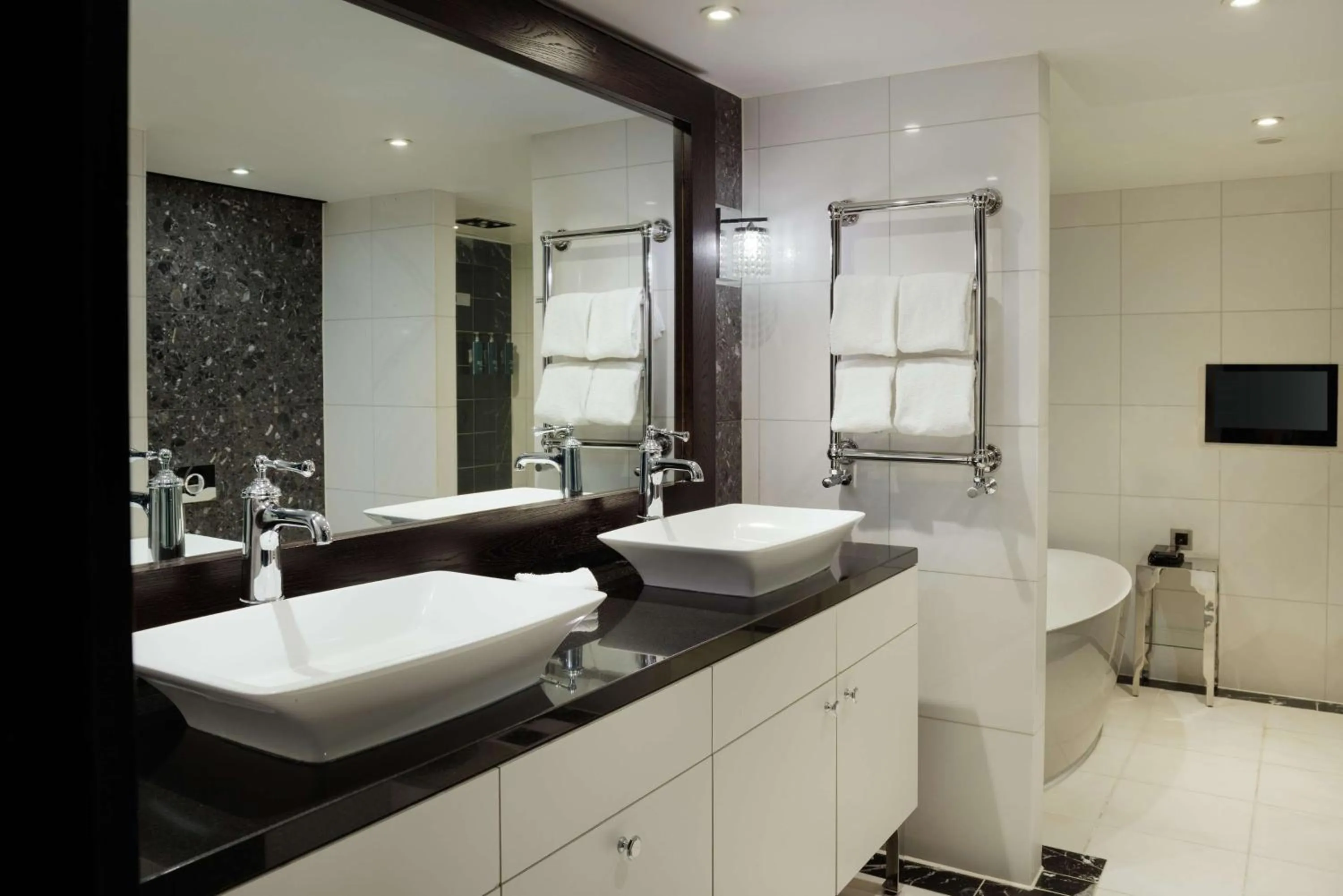Bathroom in Hilton London Syon Park
