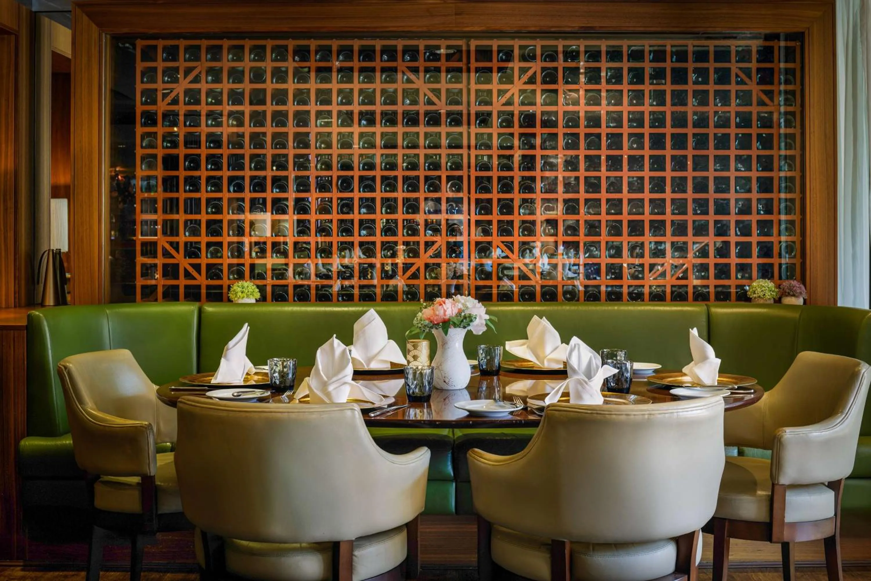 Restaurant/places to eat in Hilton London Syon Park