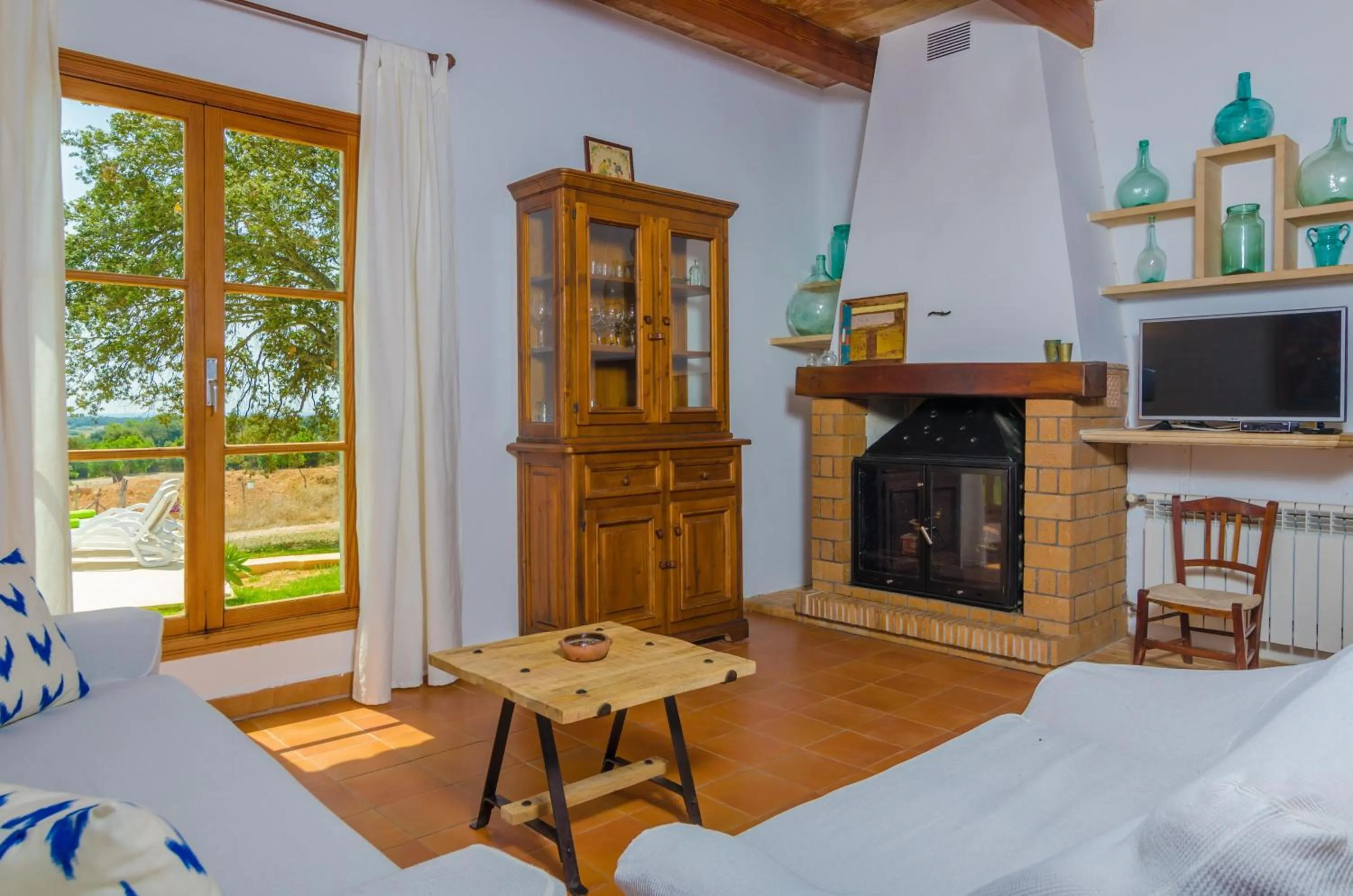 Living room, Bed in Son Mora